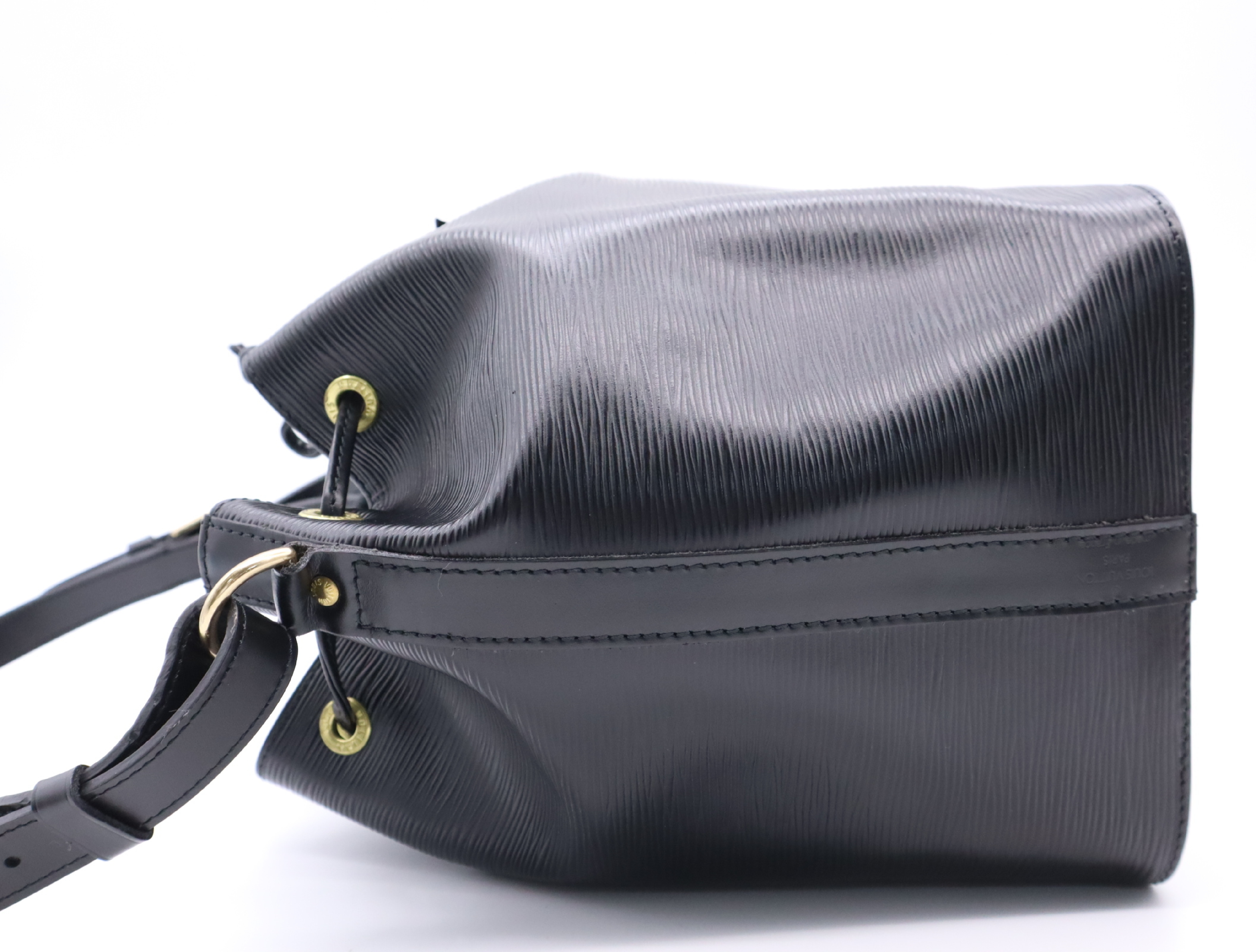 M44102 Epi Petit Noe Noir Shoulder Bag — view 3