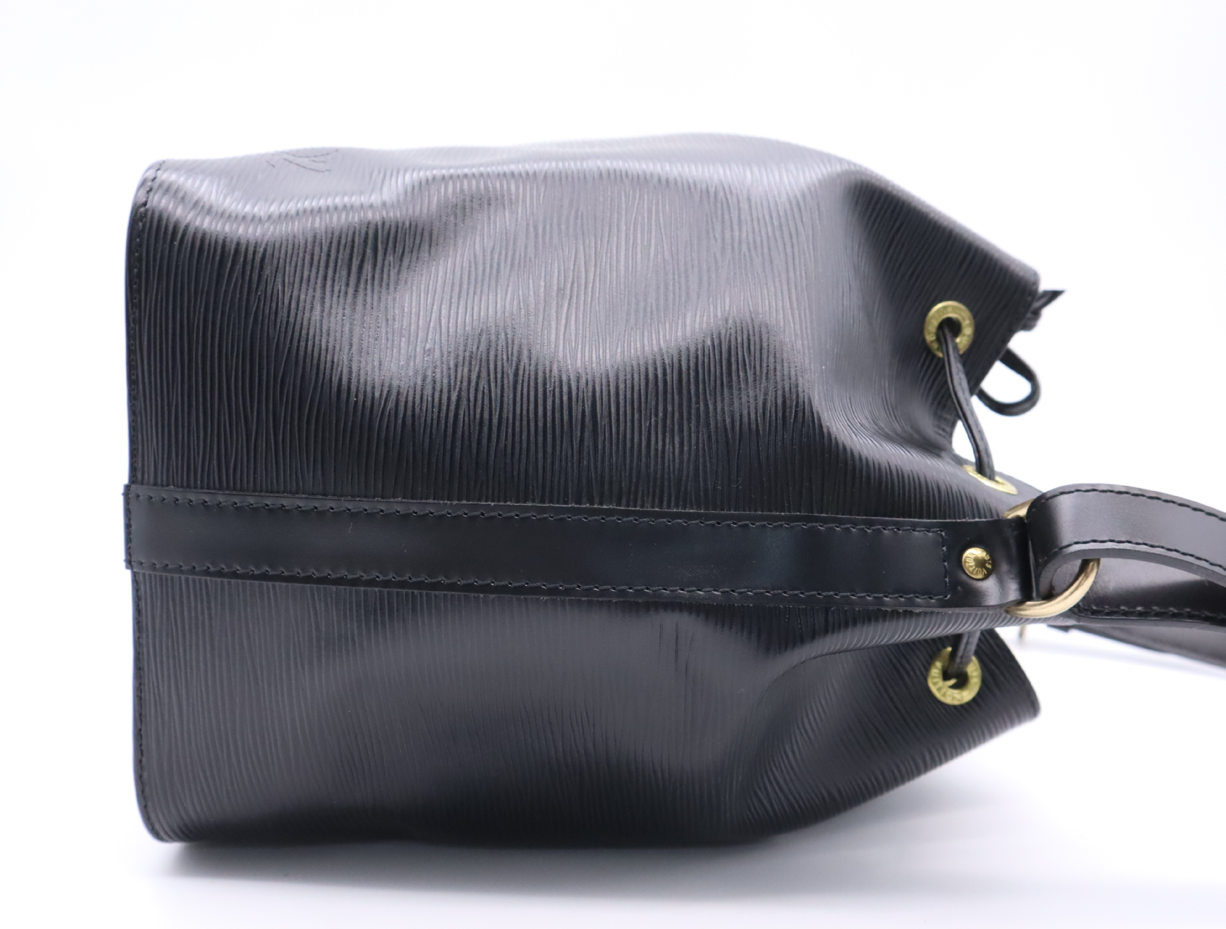 M44102 Epi Petit Noe Noir Shoulder Bag — view 5
