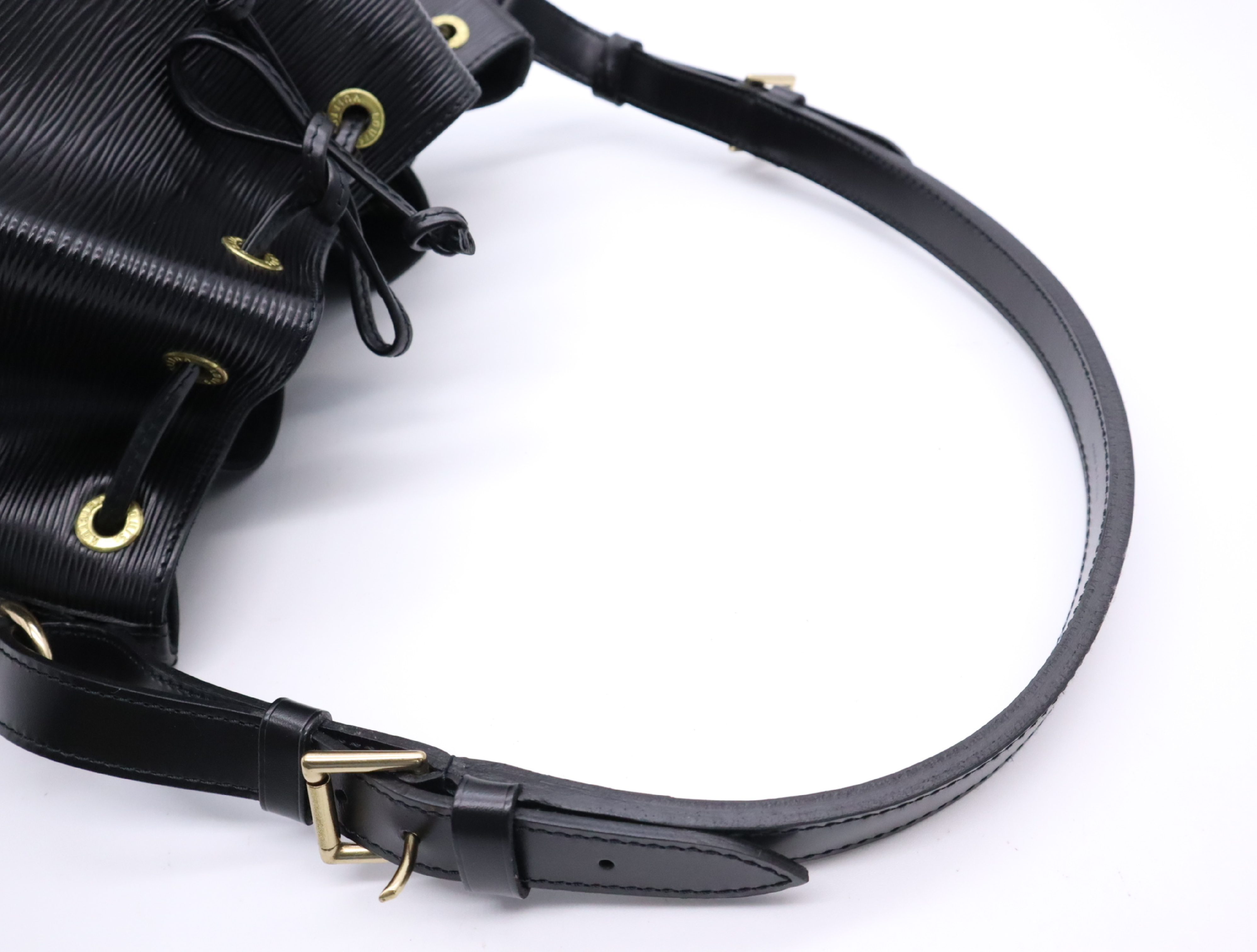 M44102 Epi Petit Noe Noir Shoulder Bag — view 10