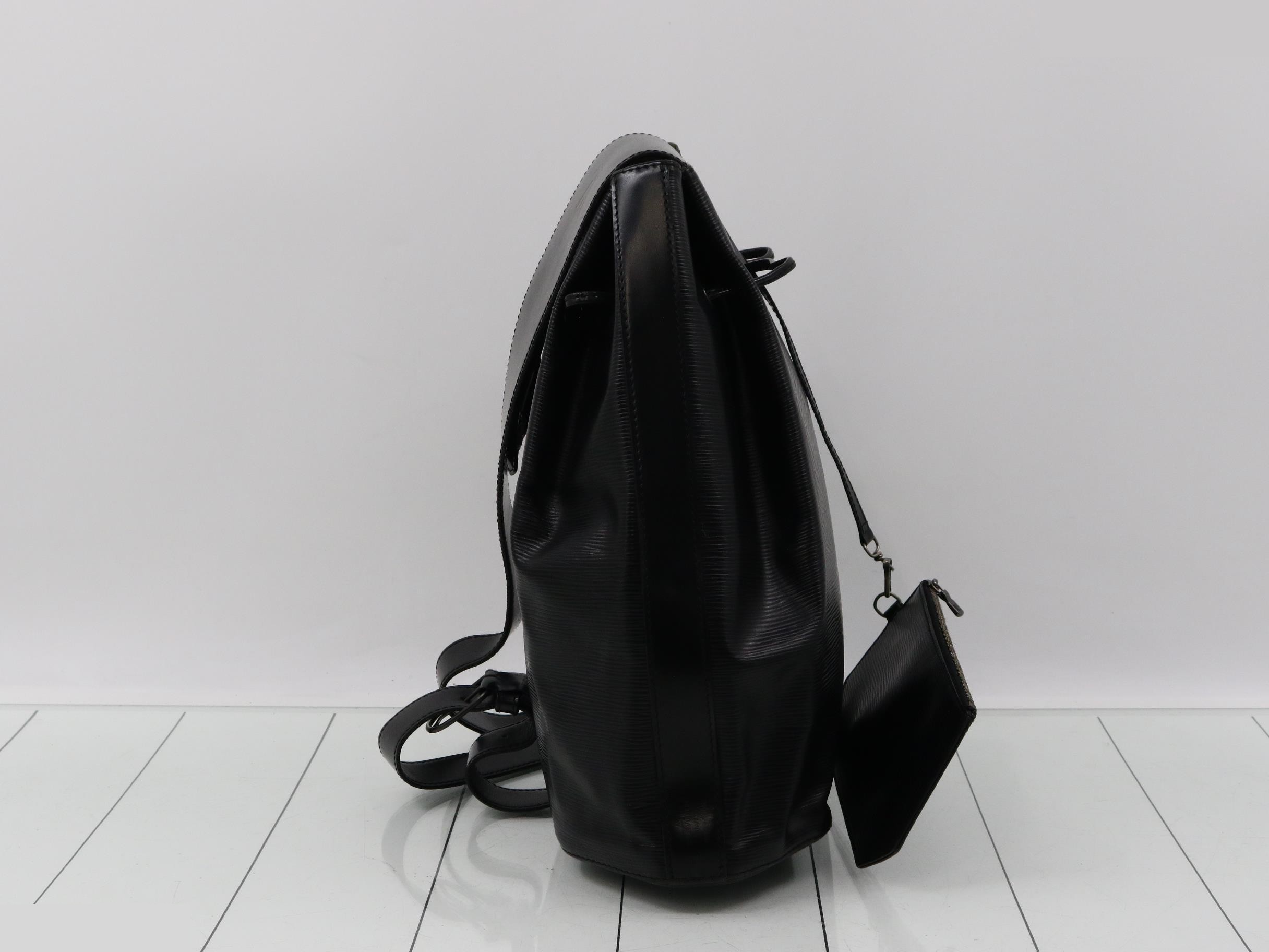 Epi Sac aux Noir Shoulder Bag with Pouch — view 4