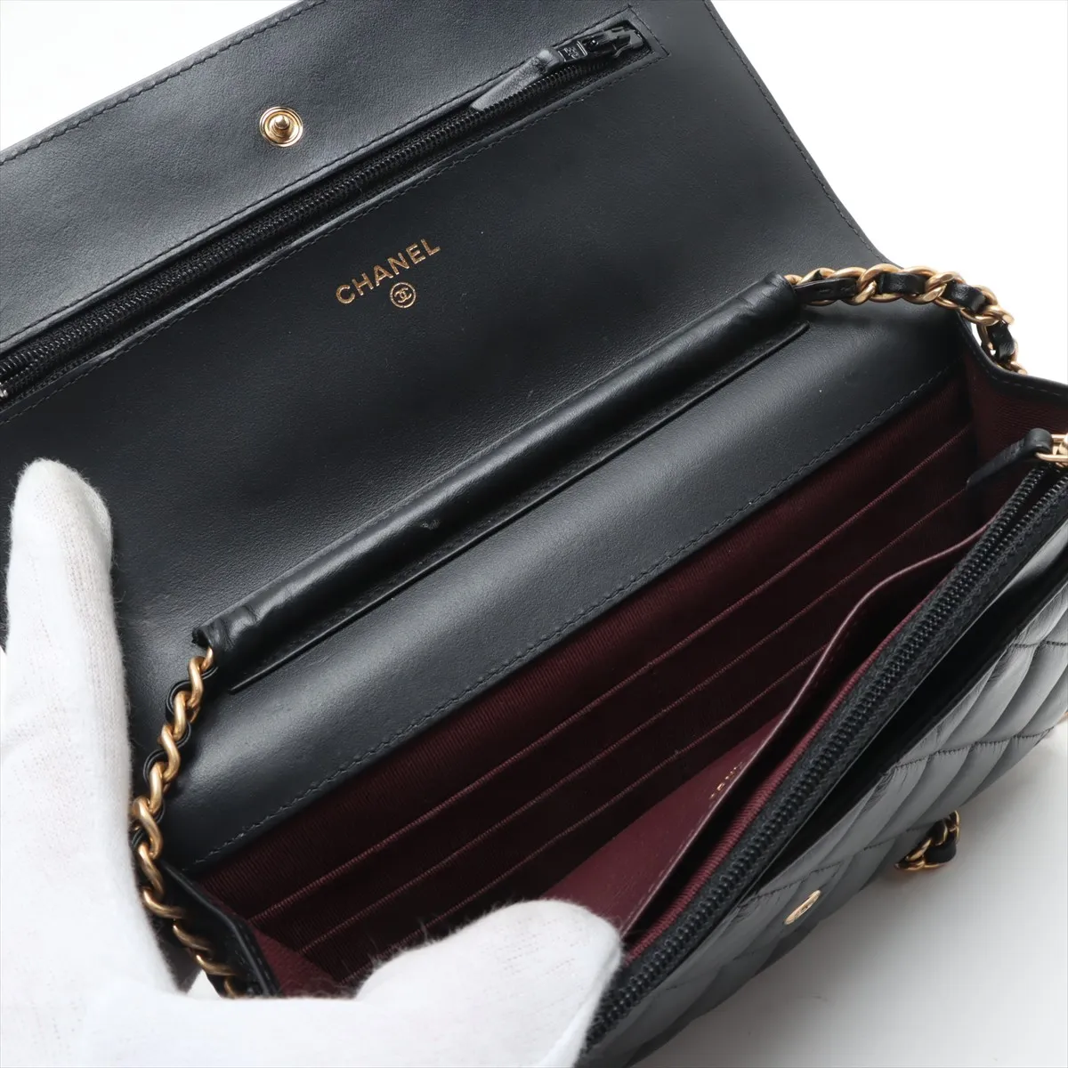 Matelasse 2.55 Vintage Calf Chain Wallet Icon Black Gold Hardware 23927029 23rd Series — view 15