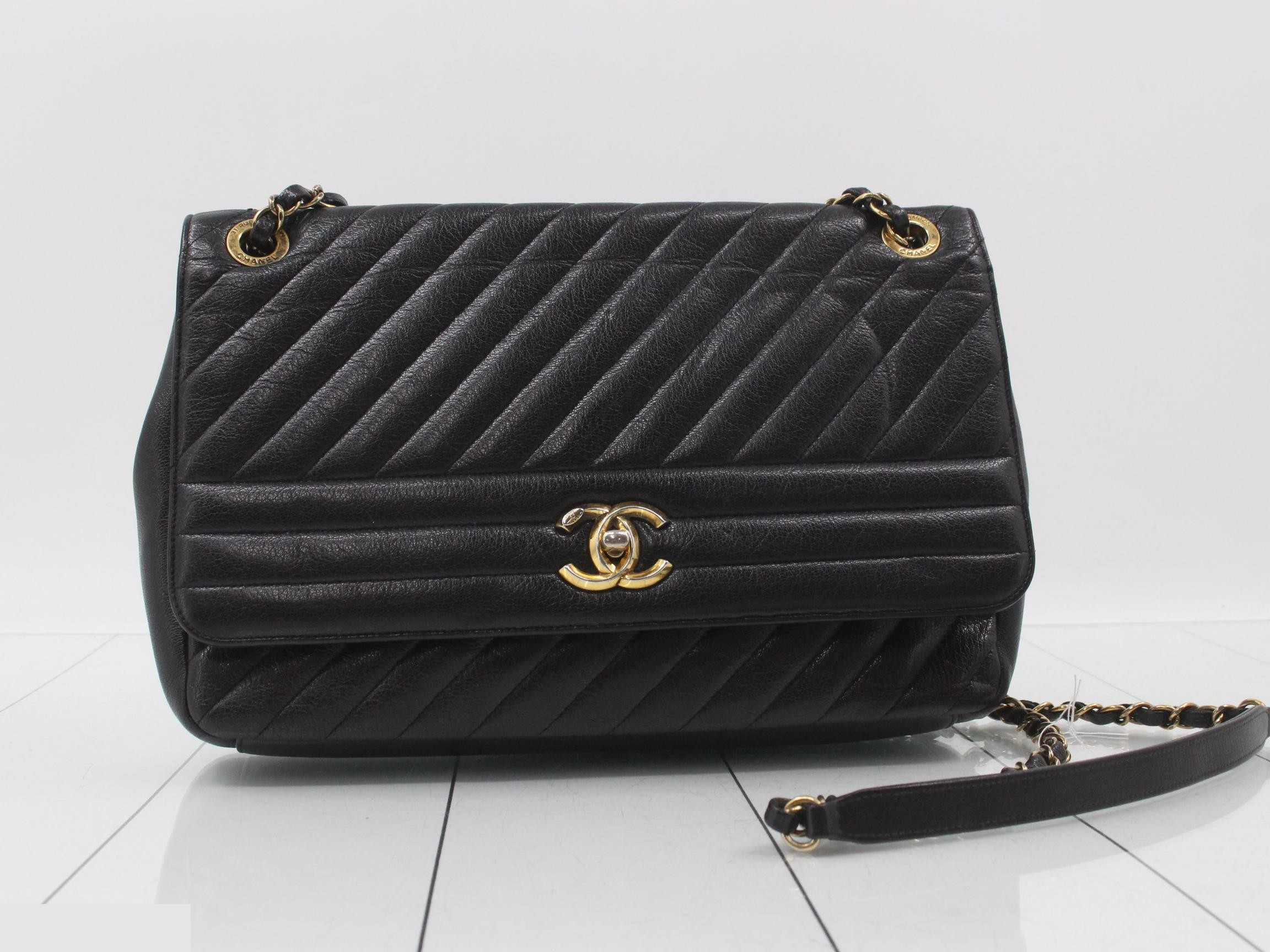 Leather Coco Mark Chain Shoulder Bag