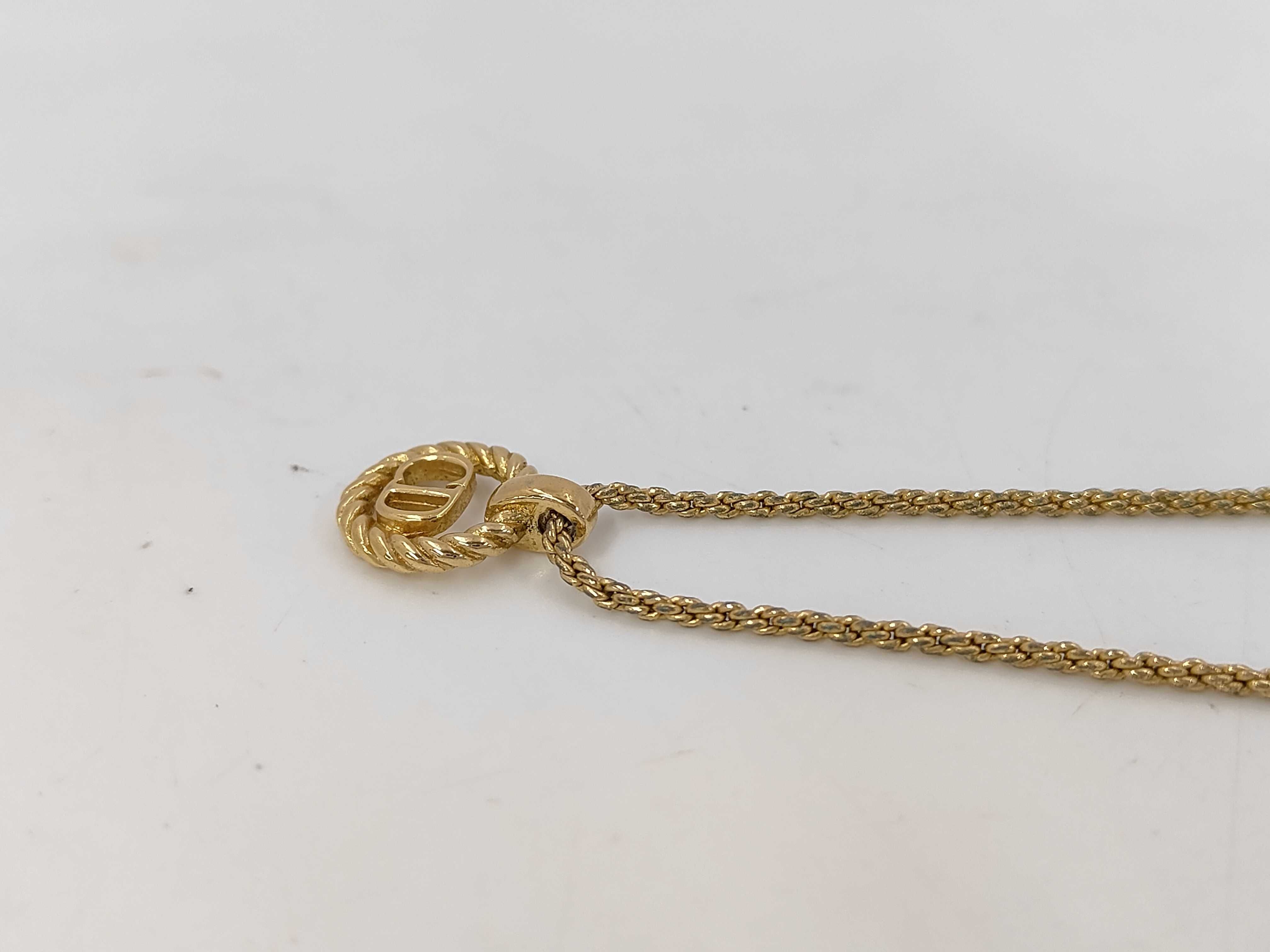 necklace — view 3