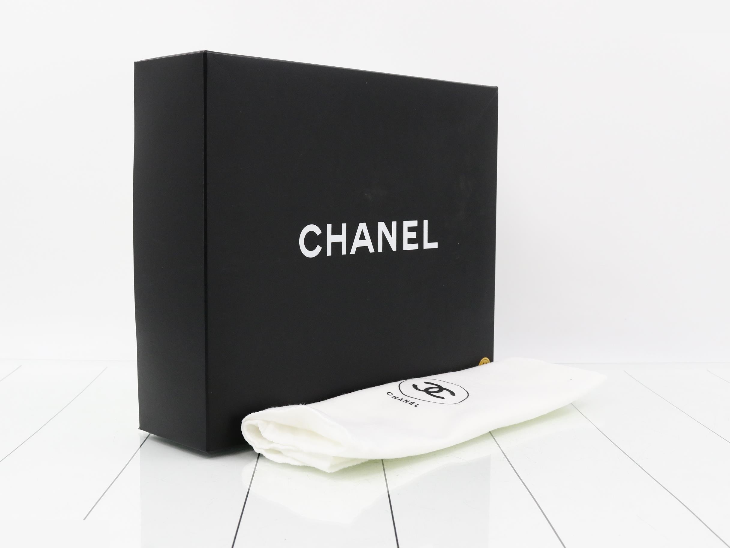 Caviar Skin Chain Tote Bag, Black — view 7