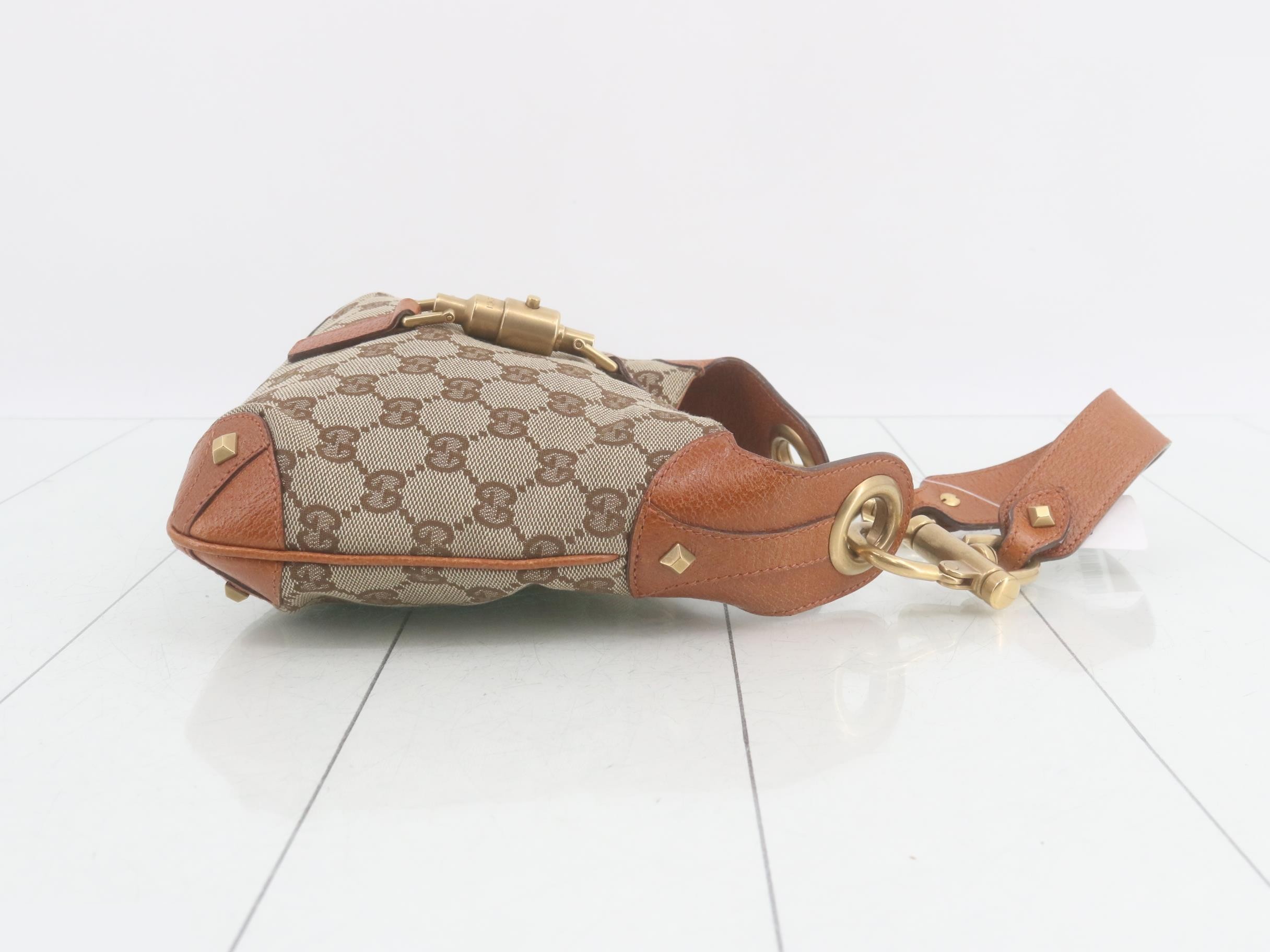 GG Canvas New Jackie Shoulder Bag — view 3