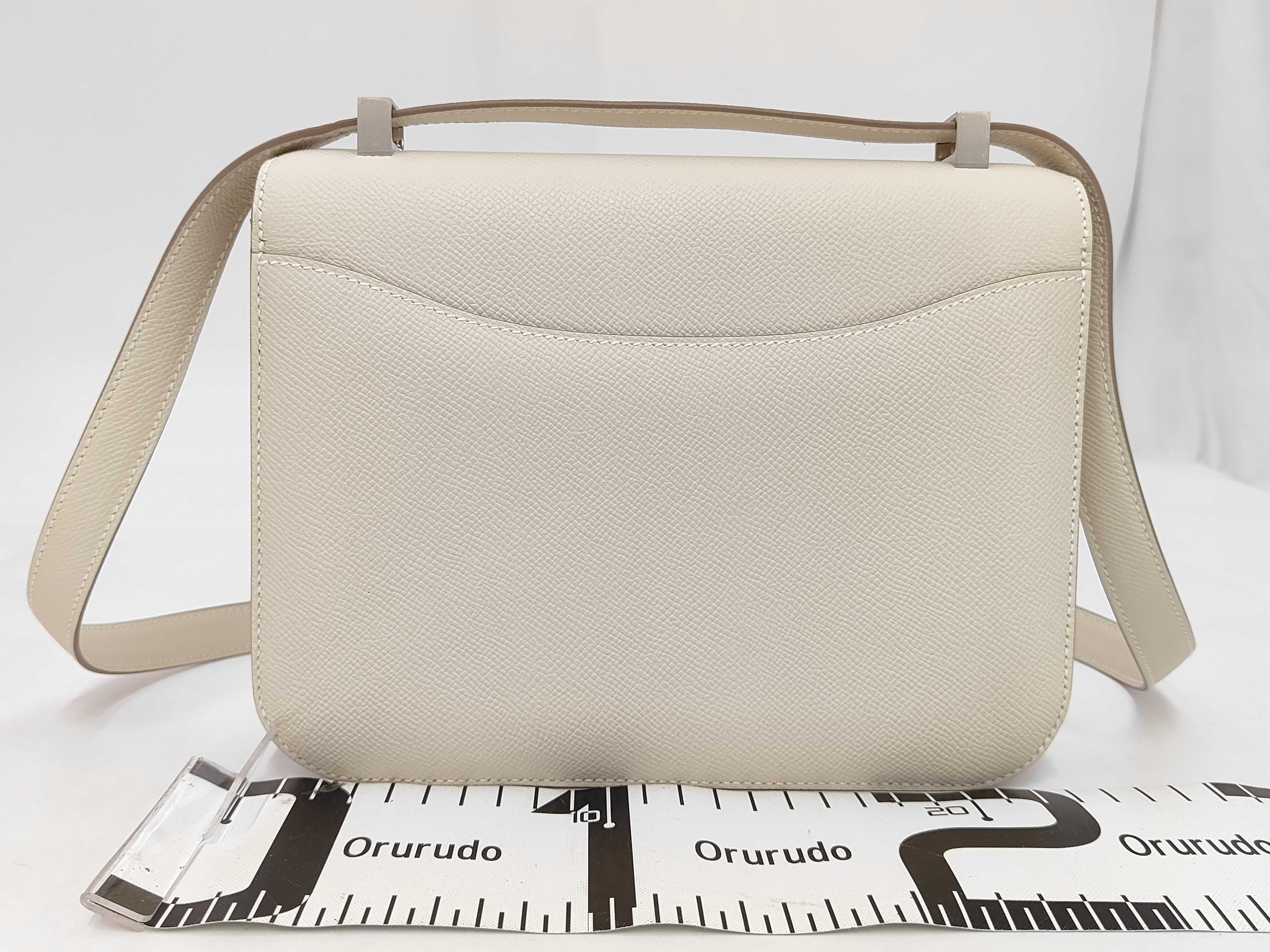 Constance 24 Veau Epsom Craie Silver Hardware K Stamp Shoulder Bag — view 2