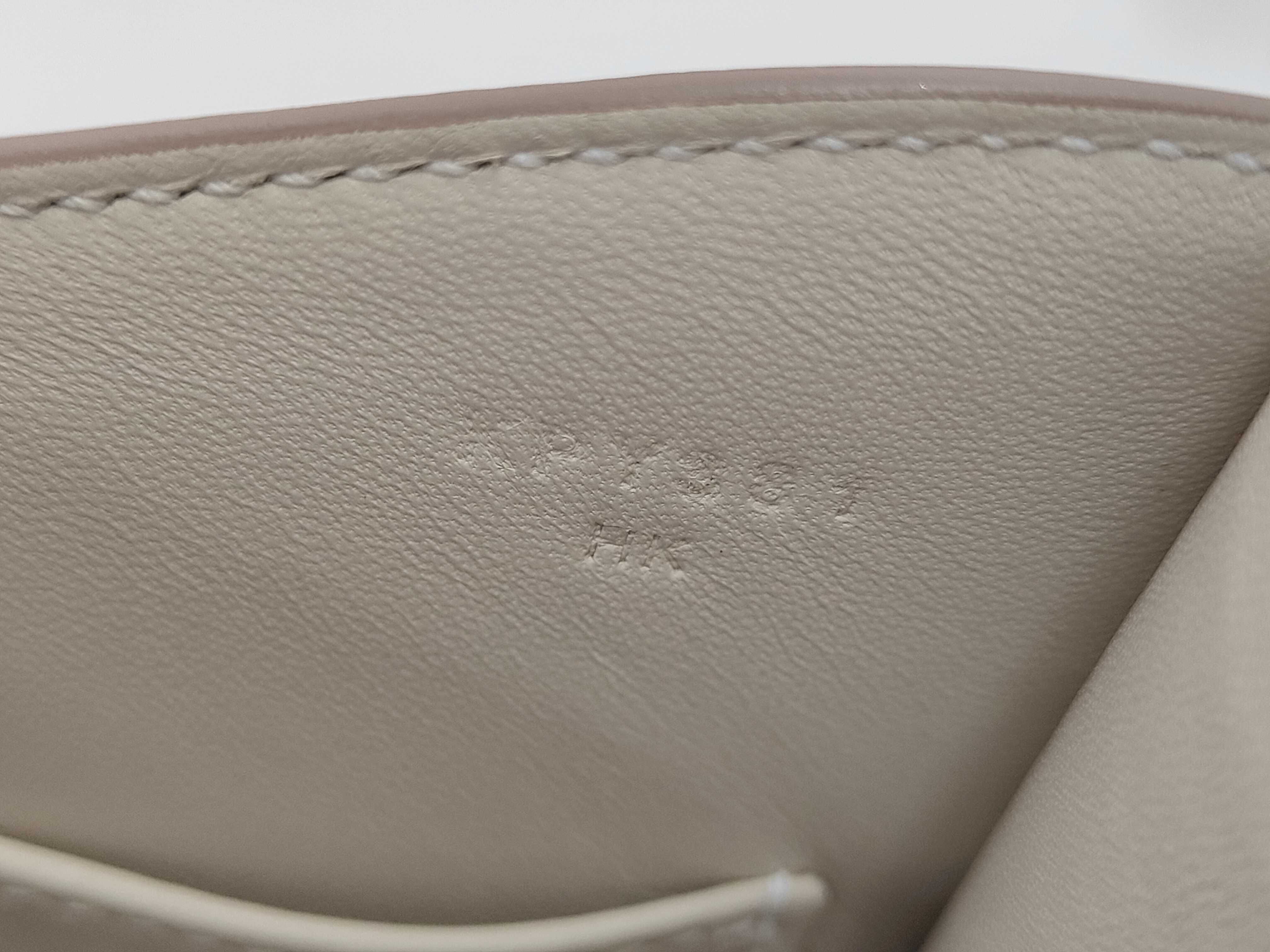 Constance 24 Veau Epsom Craie Silver Hardware K Stamp Shoulder Bag — view 11