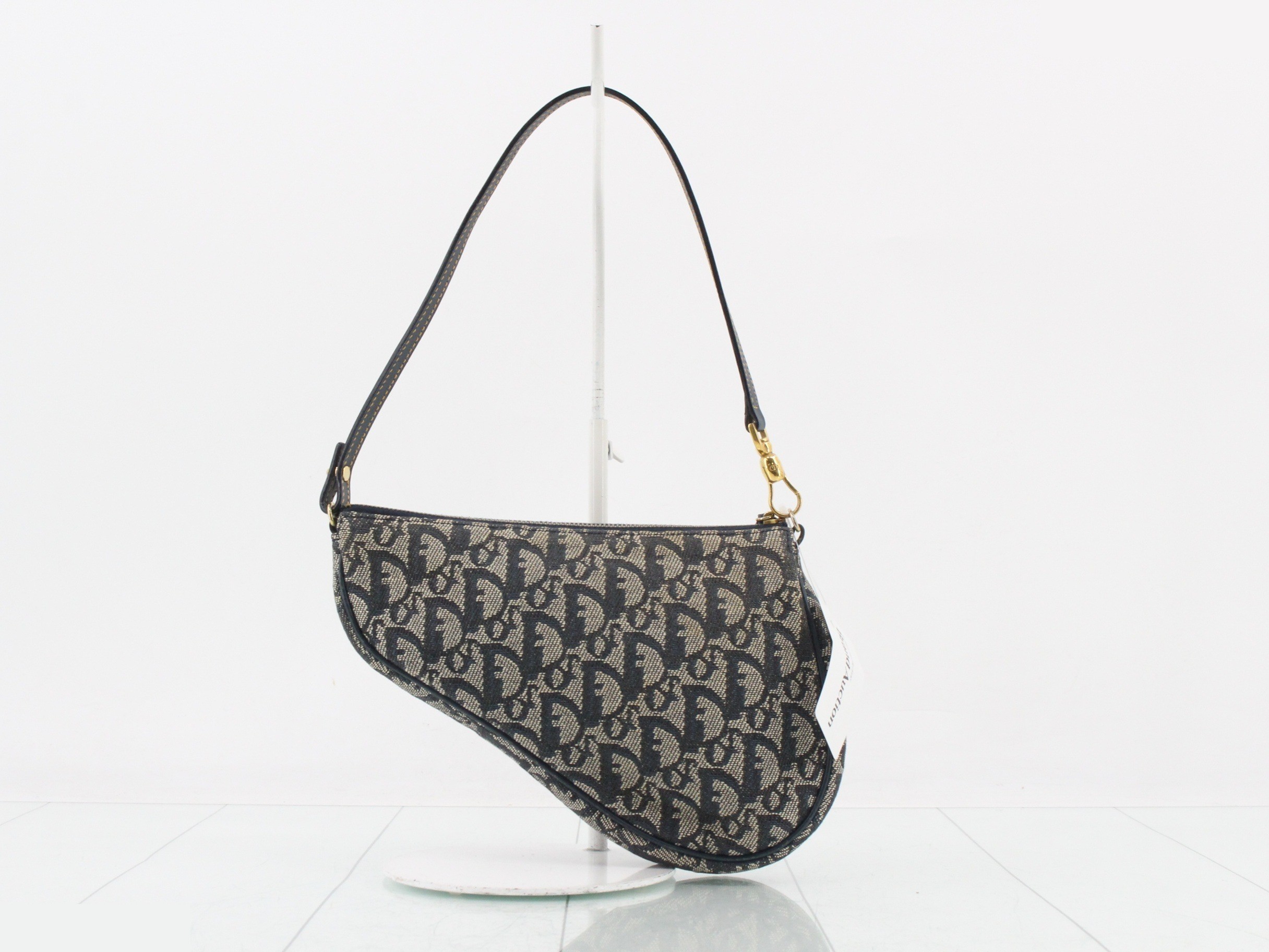 Trotter (Bag) - Handbag - Saddle Pouch - Black — view 2