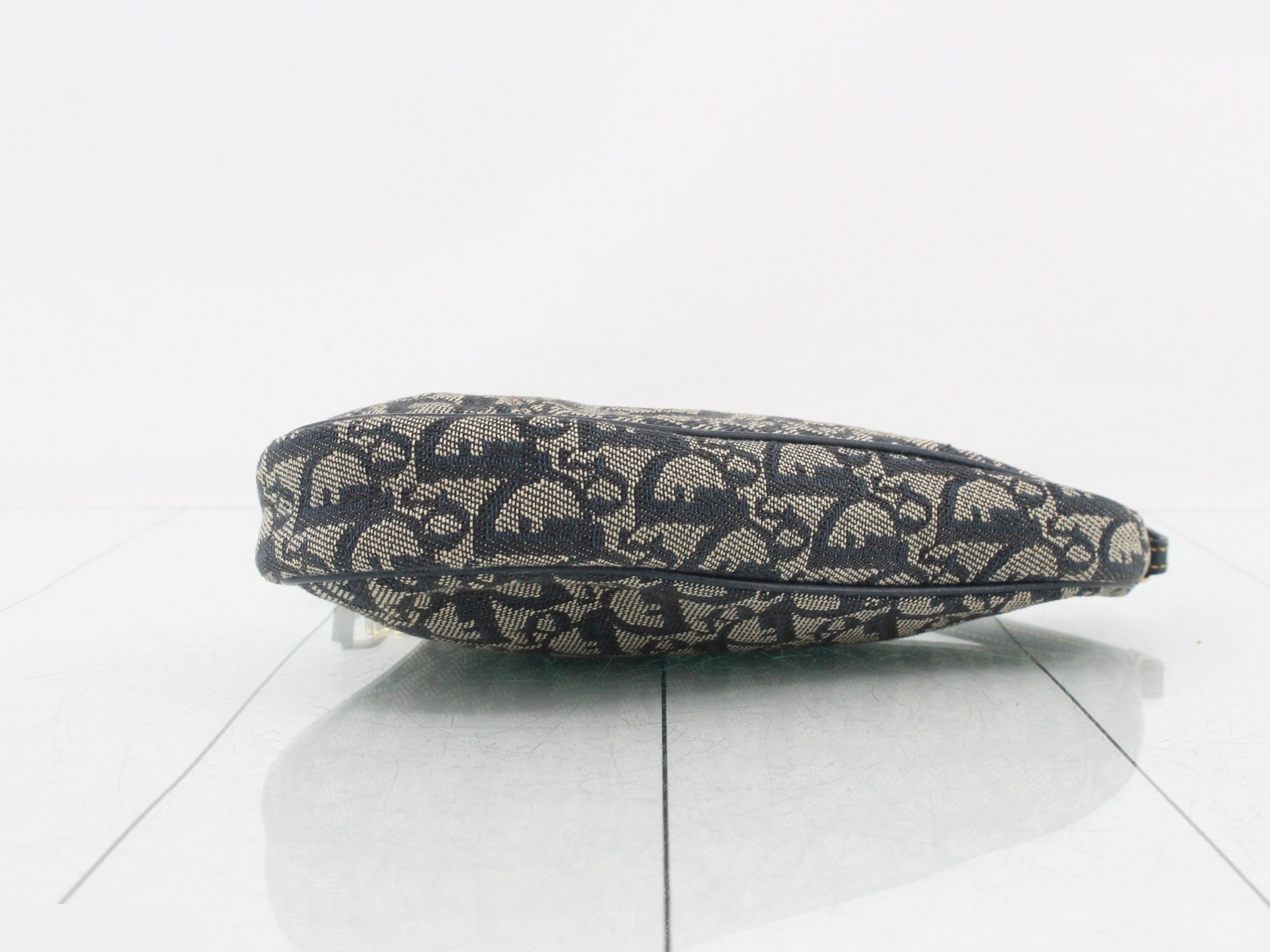 Trotter (Bag) - Handbag - Saddle Pouch - Black — view 3
