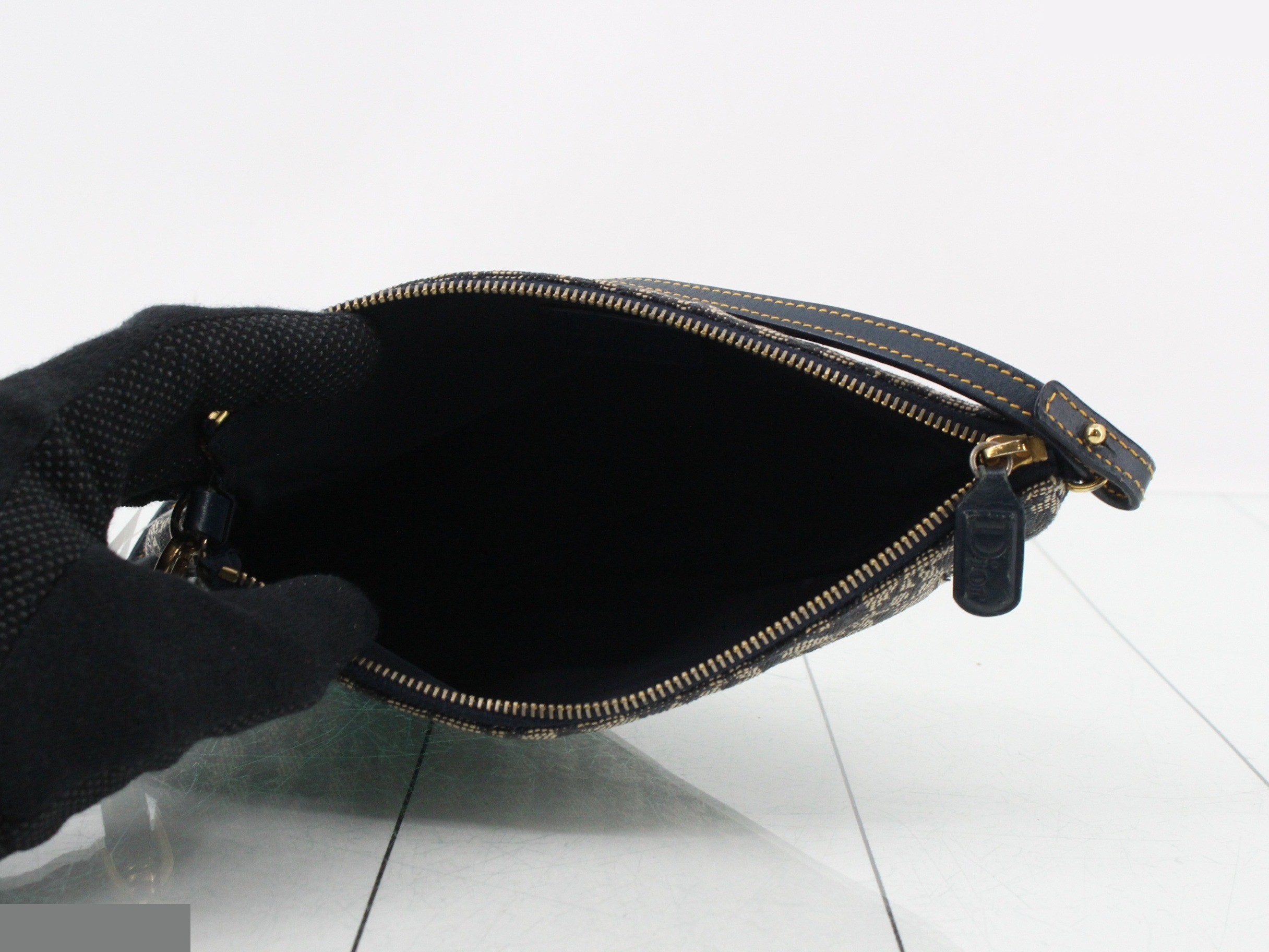 Trotter (Bag) - Handbag - Saddle Pouch - Black — view 4