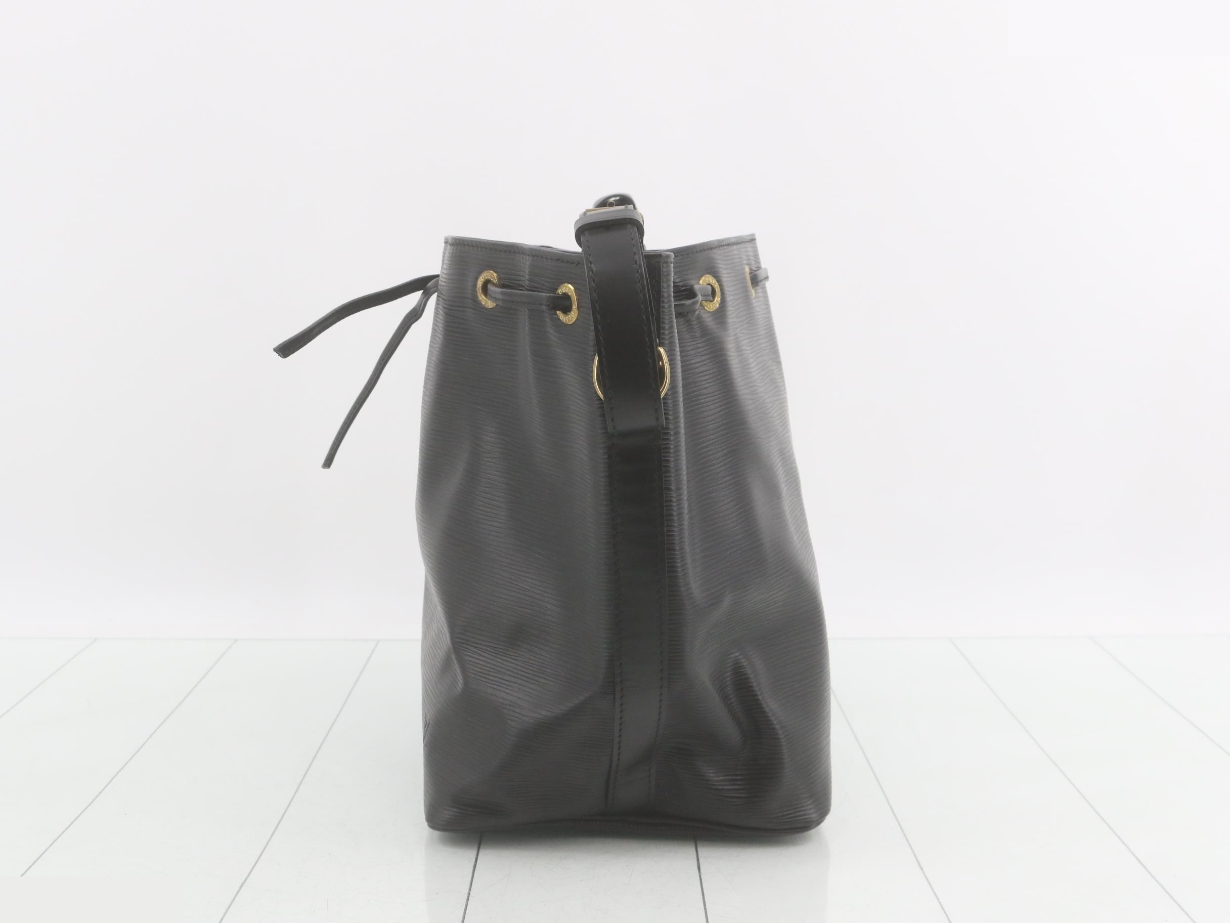 M44102 Epi Petit Noé Noir Shoulder Bag — view 3