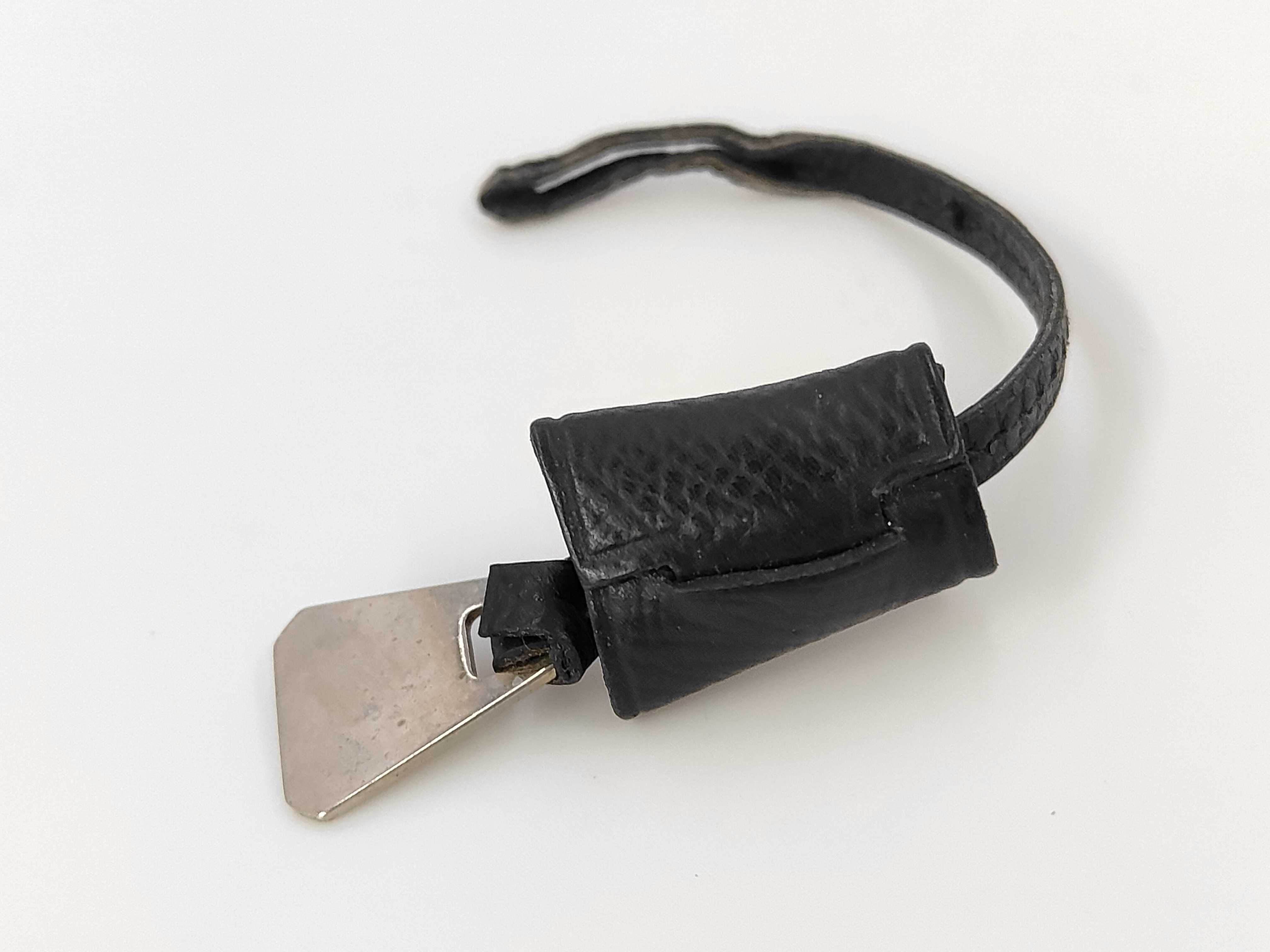 Epsom Mini Clochette, Veau Epsom leather, Silver hardware, Noir (black), Charm — view 2