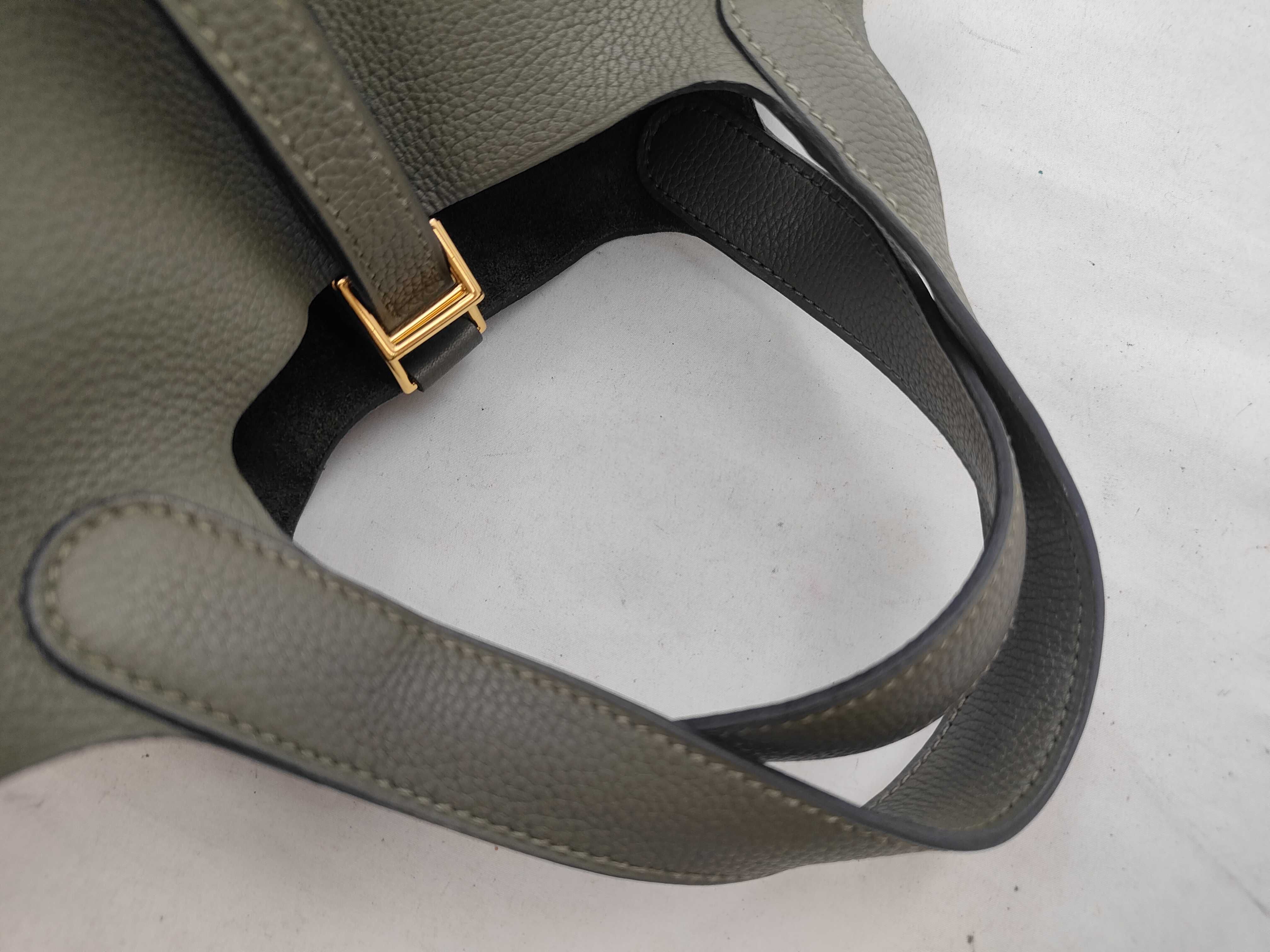 Picotin Lock 18 PM Taurillon Maurice Lichen Gold Hardware Y:2020 Handbag — view 3