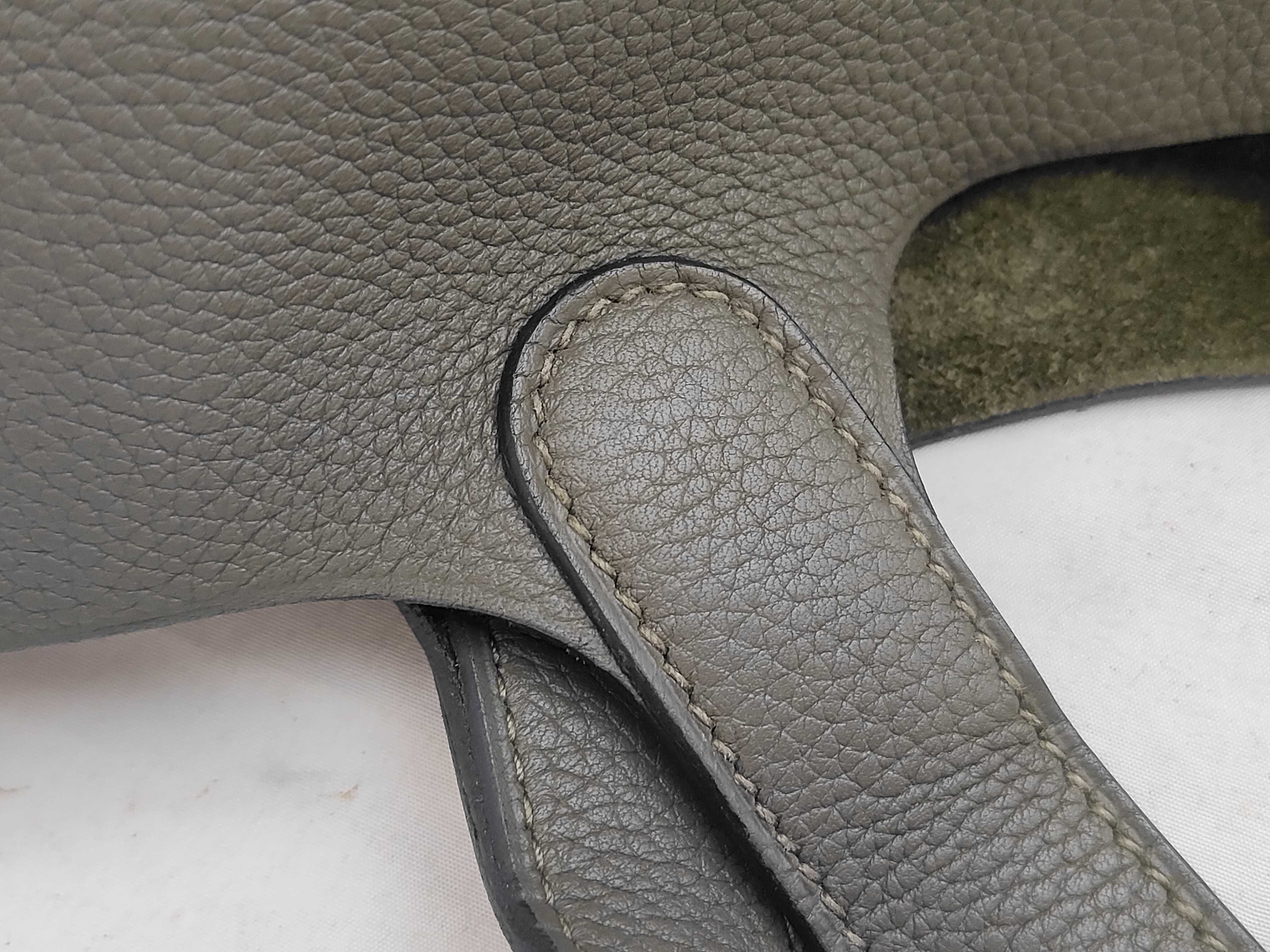 Picotin Lock 18 PM Taurillon Maurice Lichen Gold Hardware Y:2020 Handbag — view 5