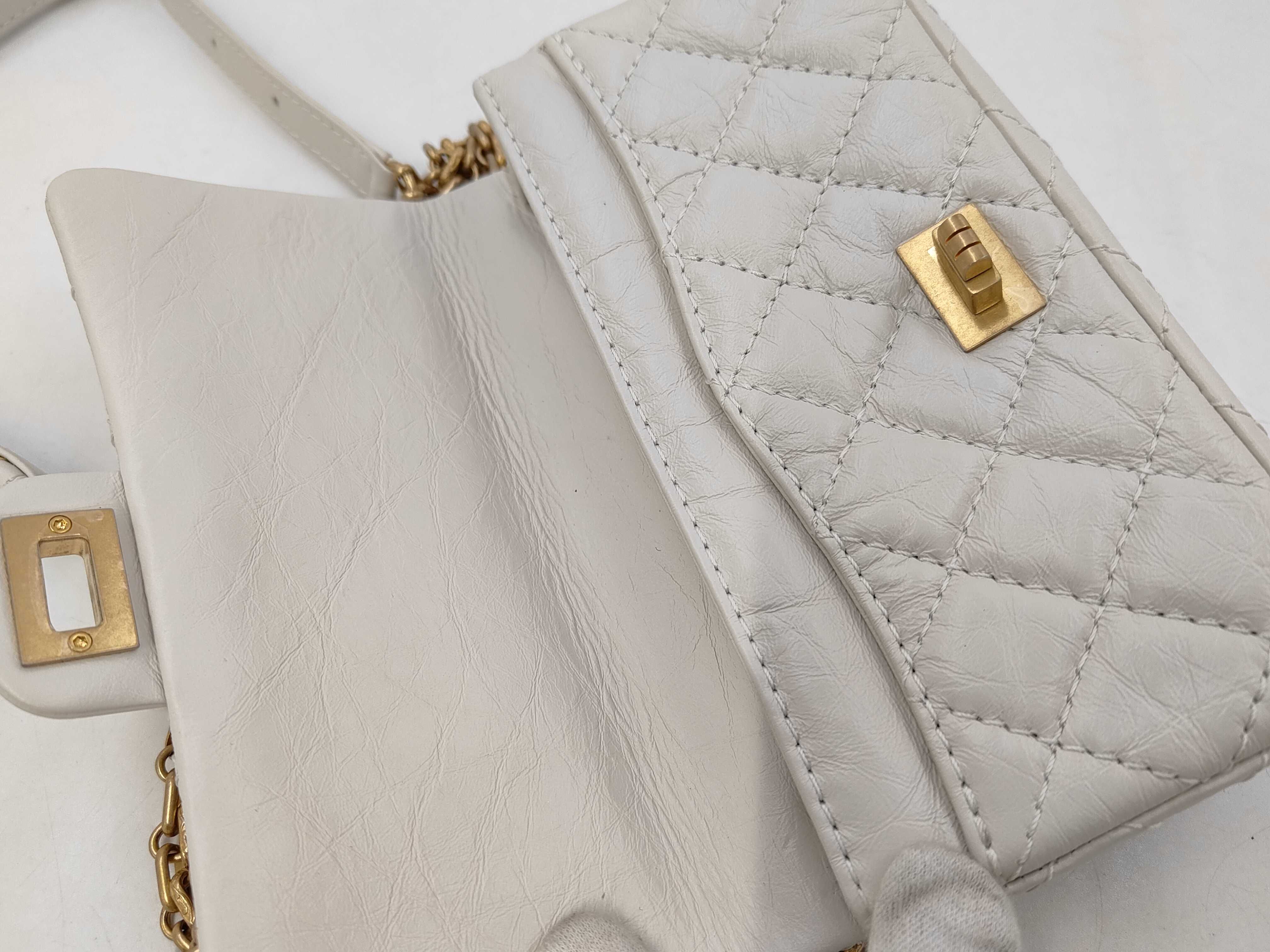 2.55 Turnlock Shoulder Bag — view 8