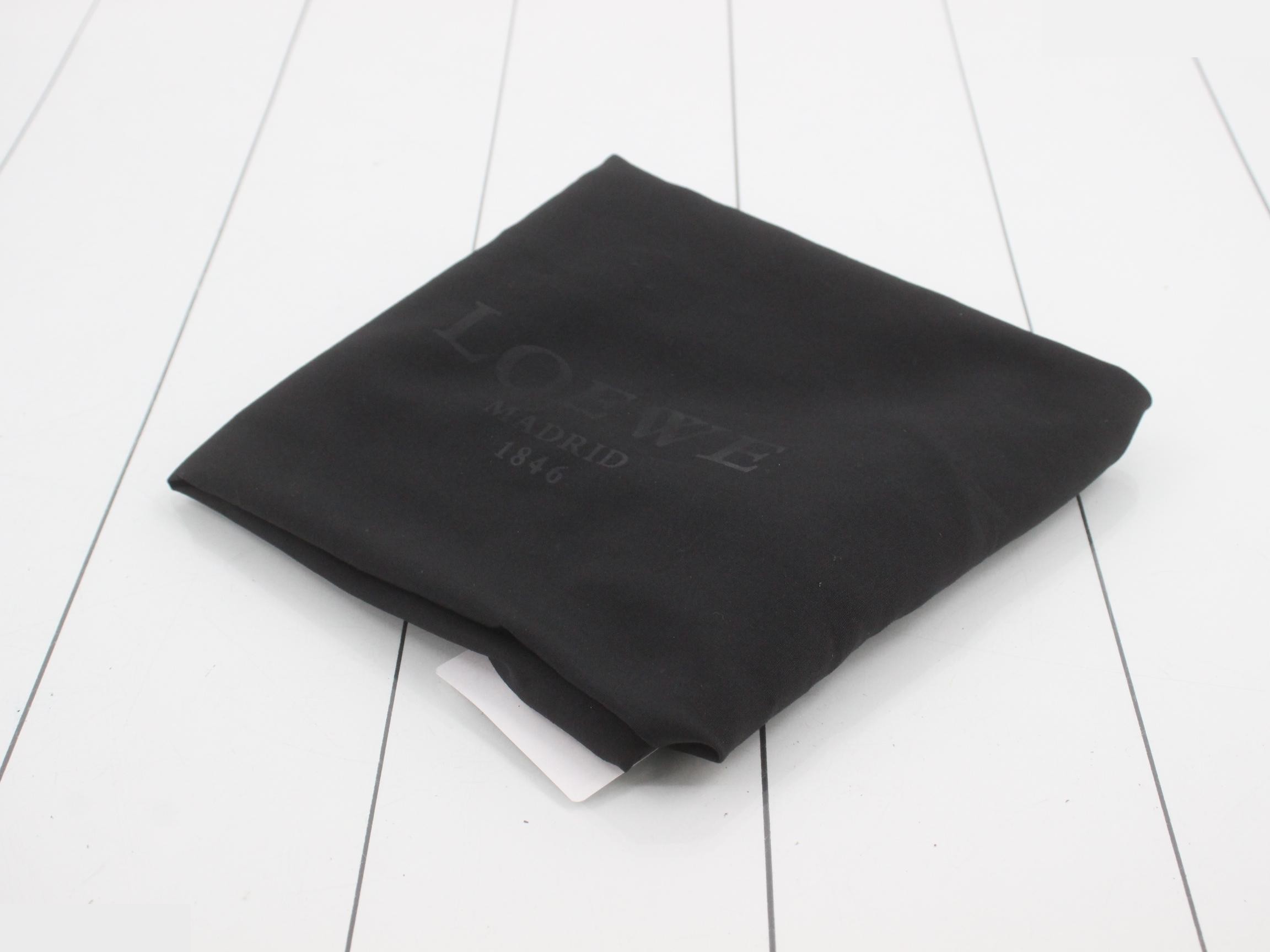 Other lines: Bags, Shoulder Bags, Hobo Bags — view 7