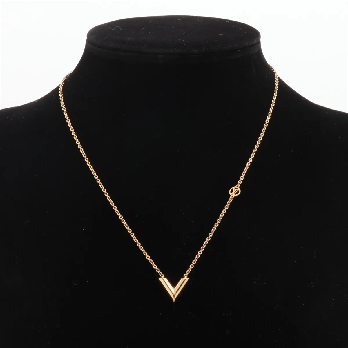 M00857 Essential V LE1294 Necklace, GP Gold. Shows — view 5