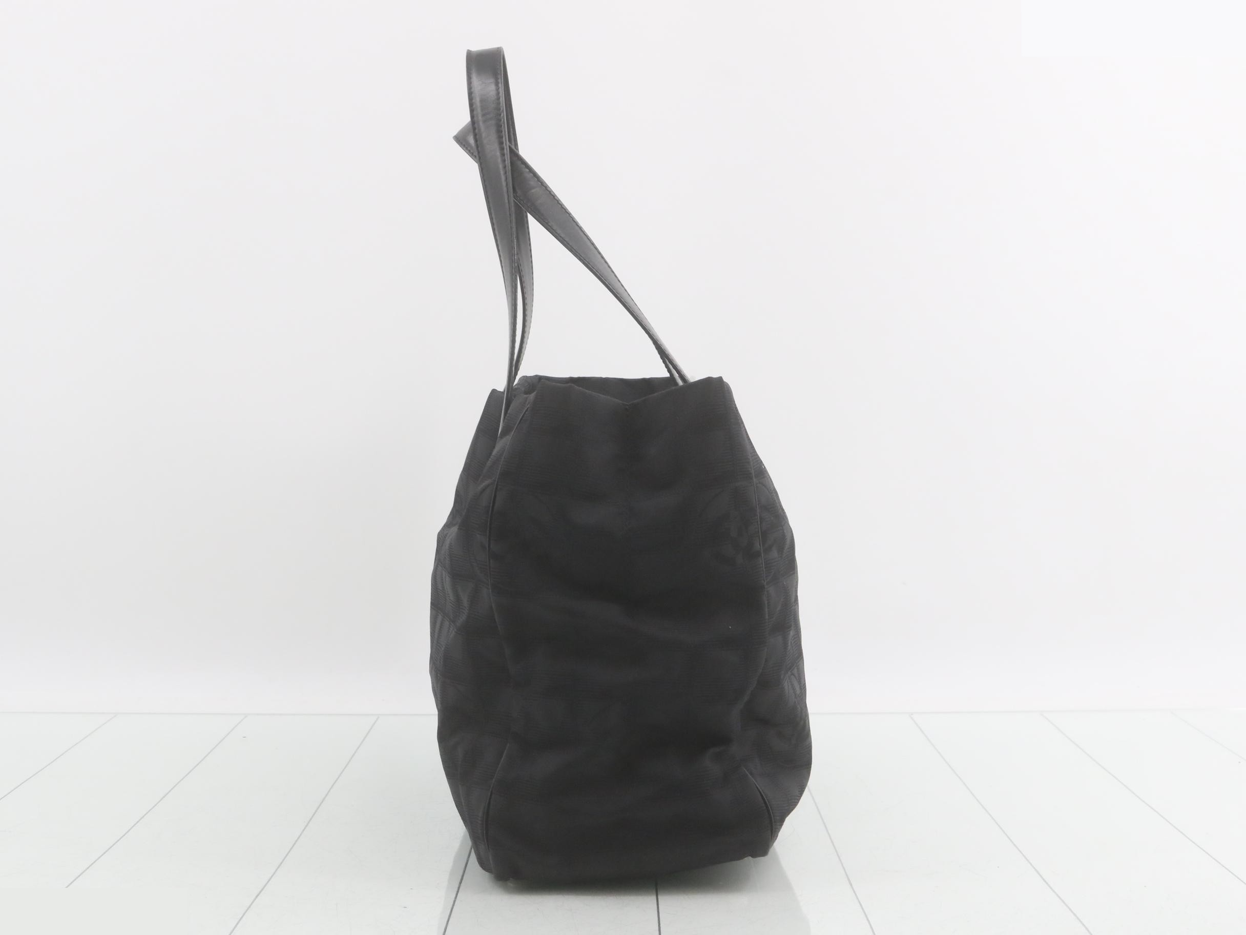 Travel Line Tote Bag/Handbag, approximately 33cm, serial number 8. — view 3