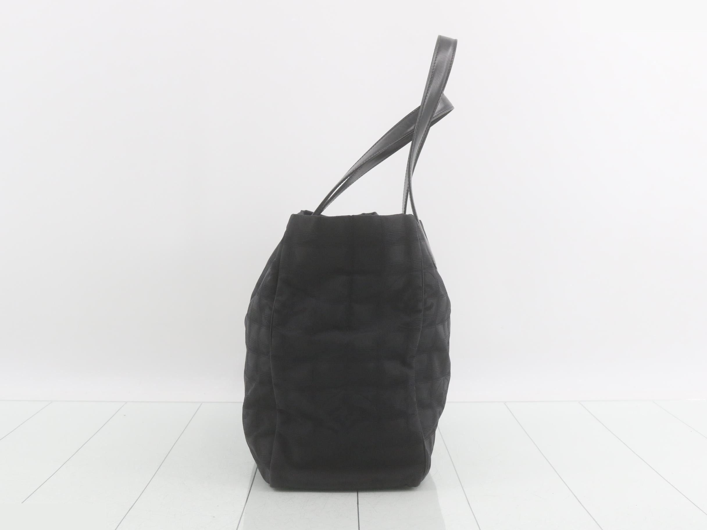 Travel Line Tote Bag/Handbag, approximately 33cm, serial number 8. — view 4