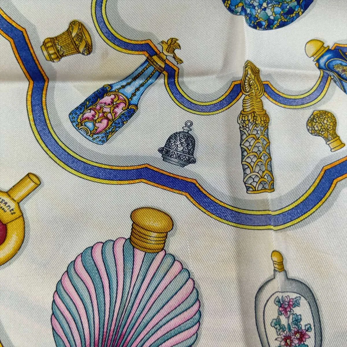 Carre 90 "Qu'importe le flacon" perfume bottle scarf, silk, brick pattern, — view 9