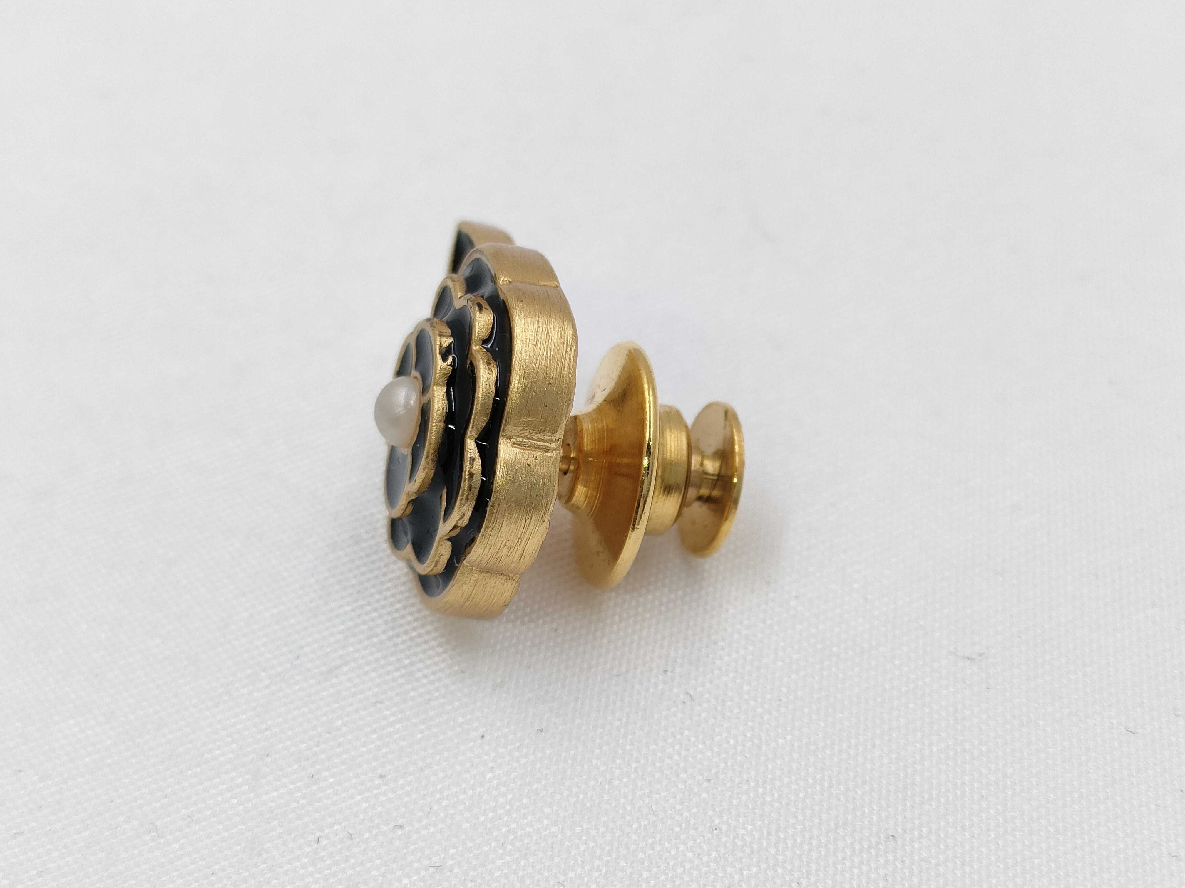 Camellia 02A Pin Brooch (Small) Camellia Brooch — view 3