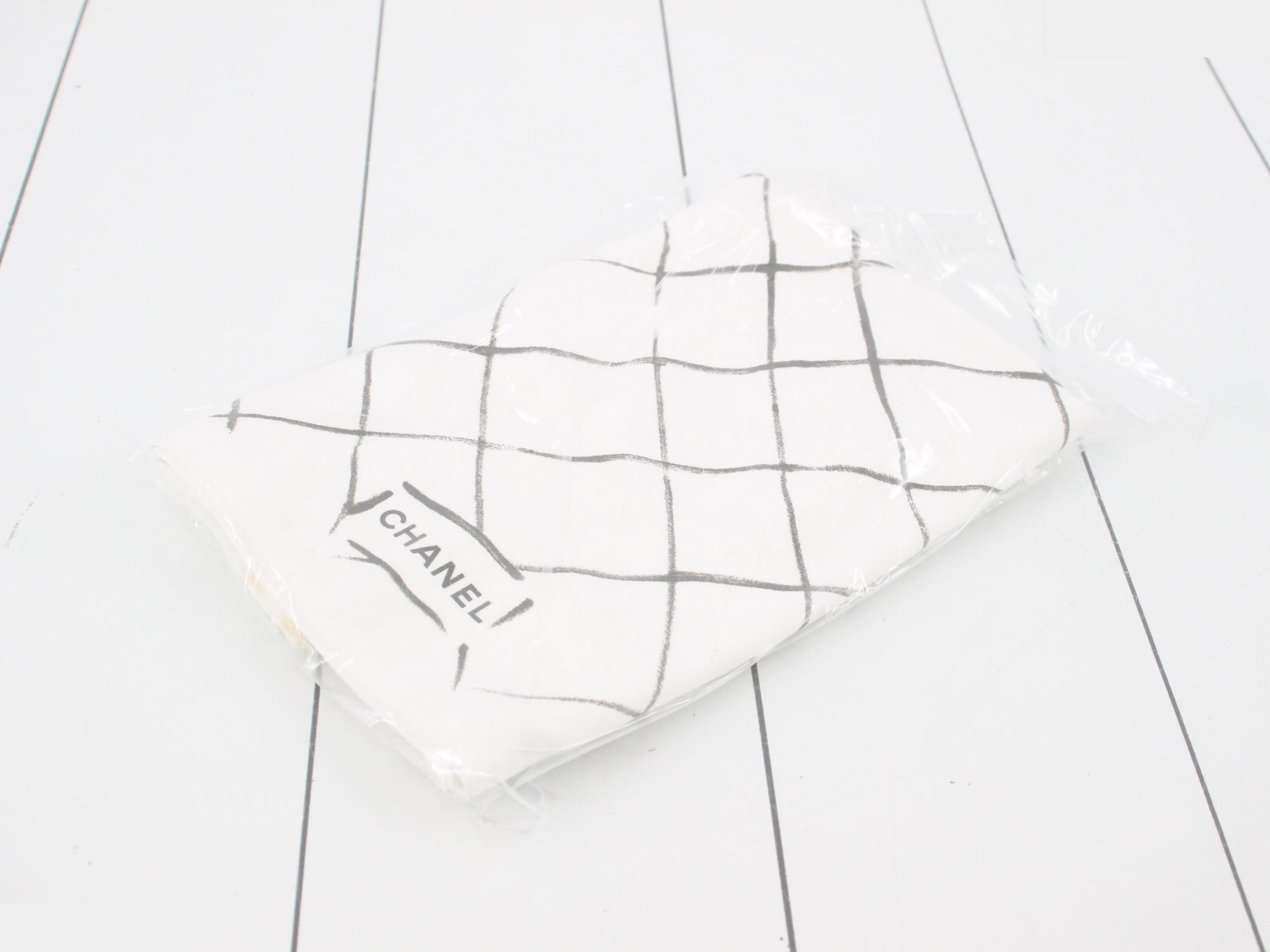 Caviar Double Flap 25 Shoulder Bag Seal — view 7