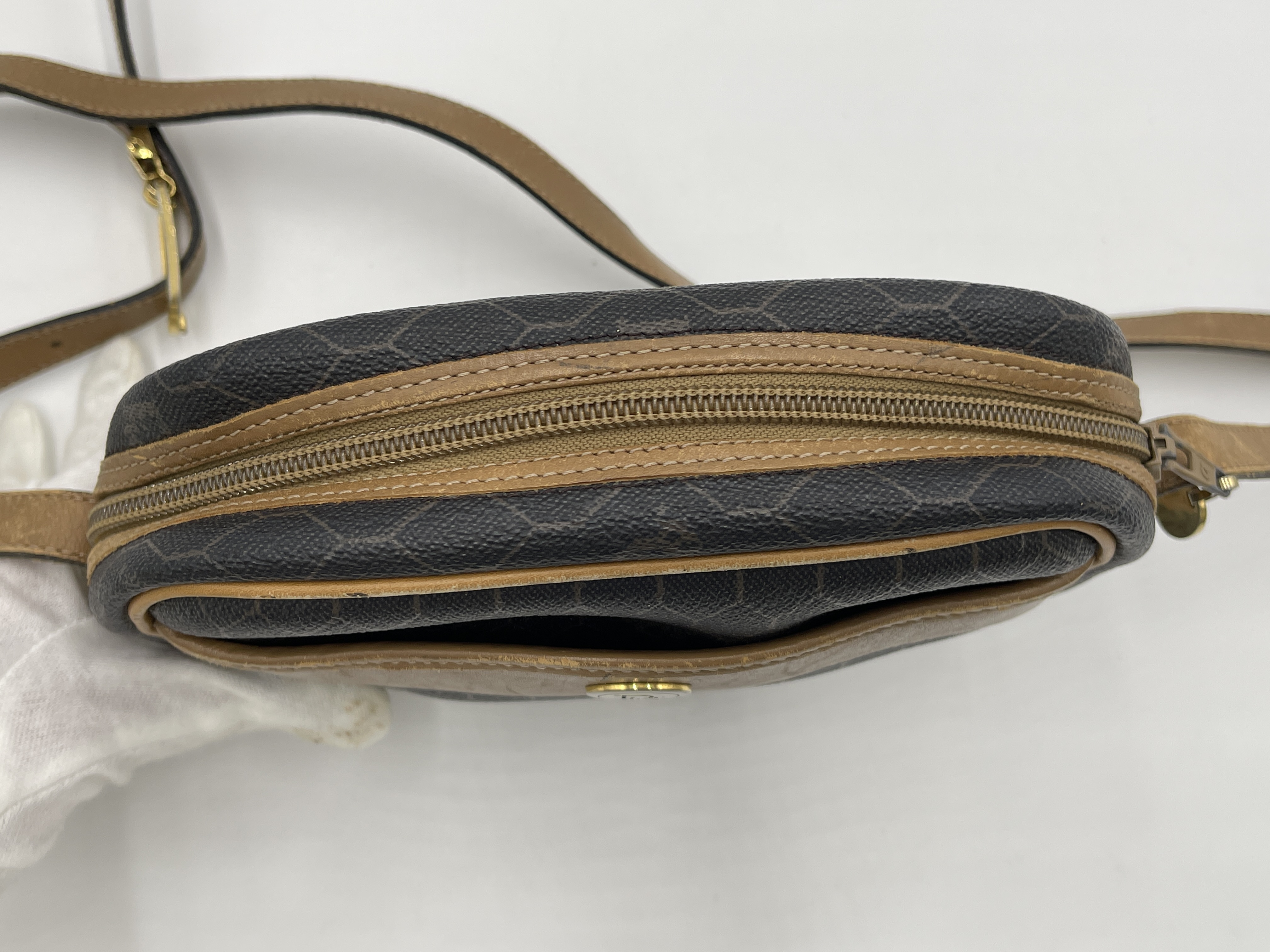 honeycomb pattern PVC shoulder bag — view 6