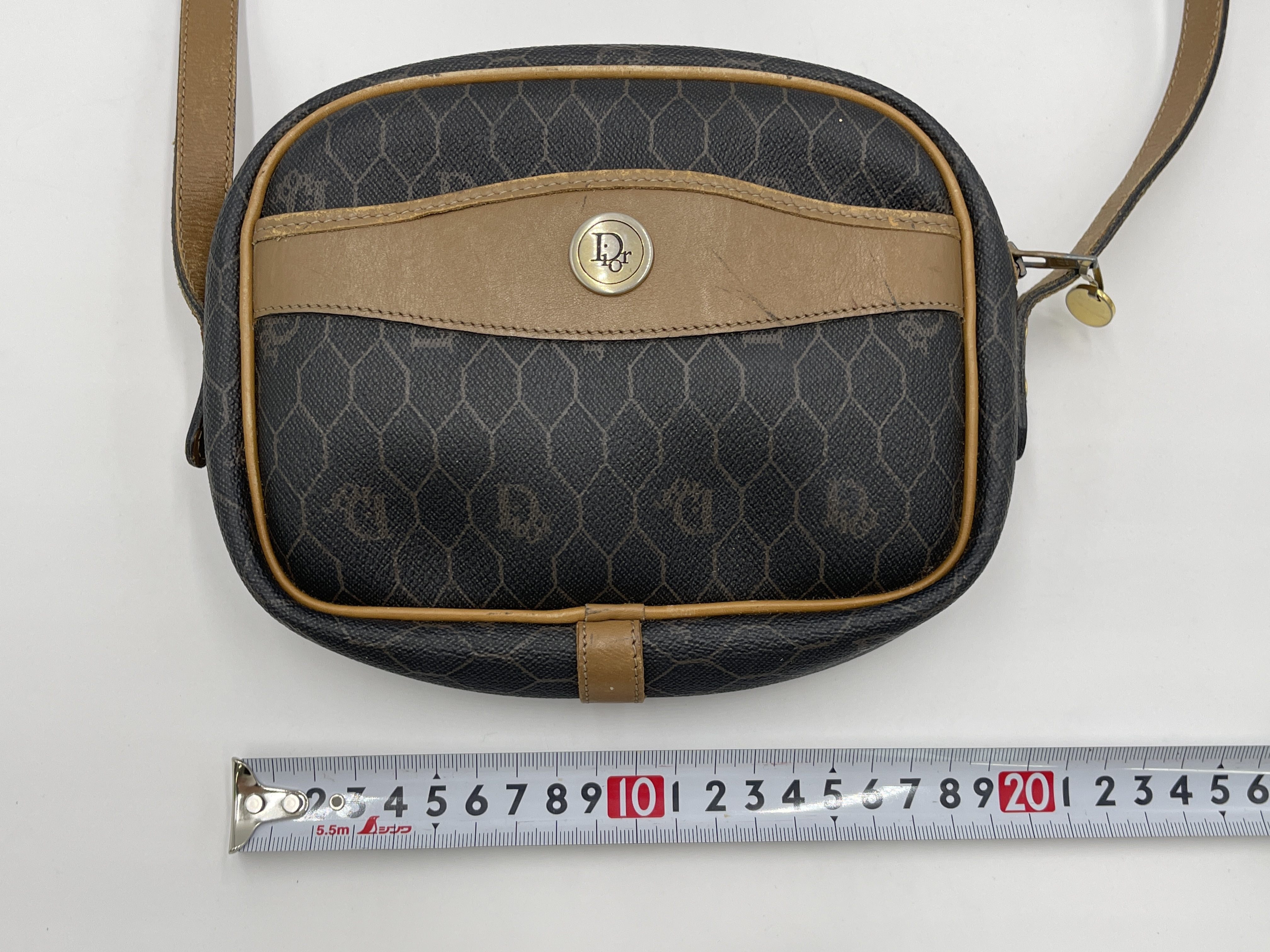 honeycomb pattern PVC shoulder bag — view 9