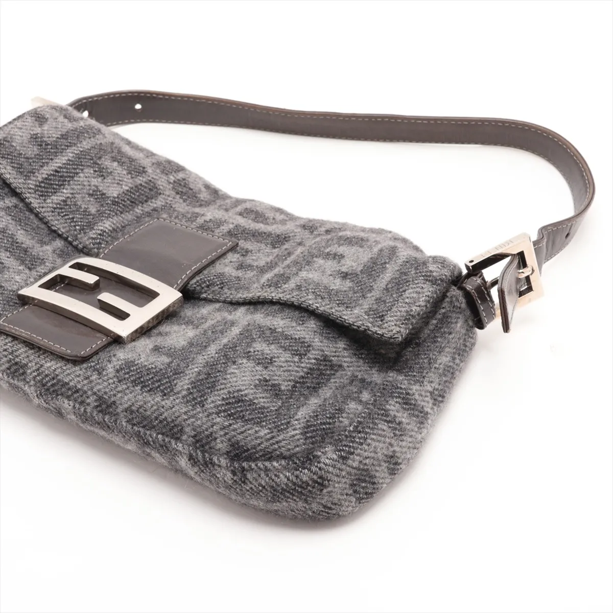 Zucca Mamma Bucket 26424 Wool x Leather Shoulder Bag, Gray — view 3