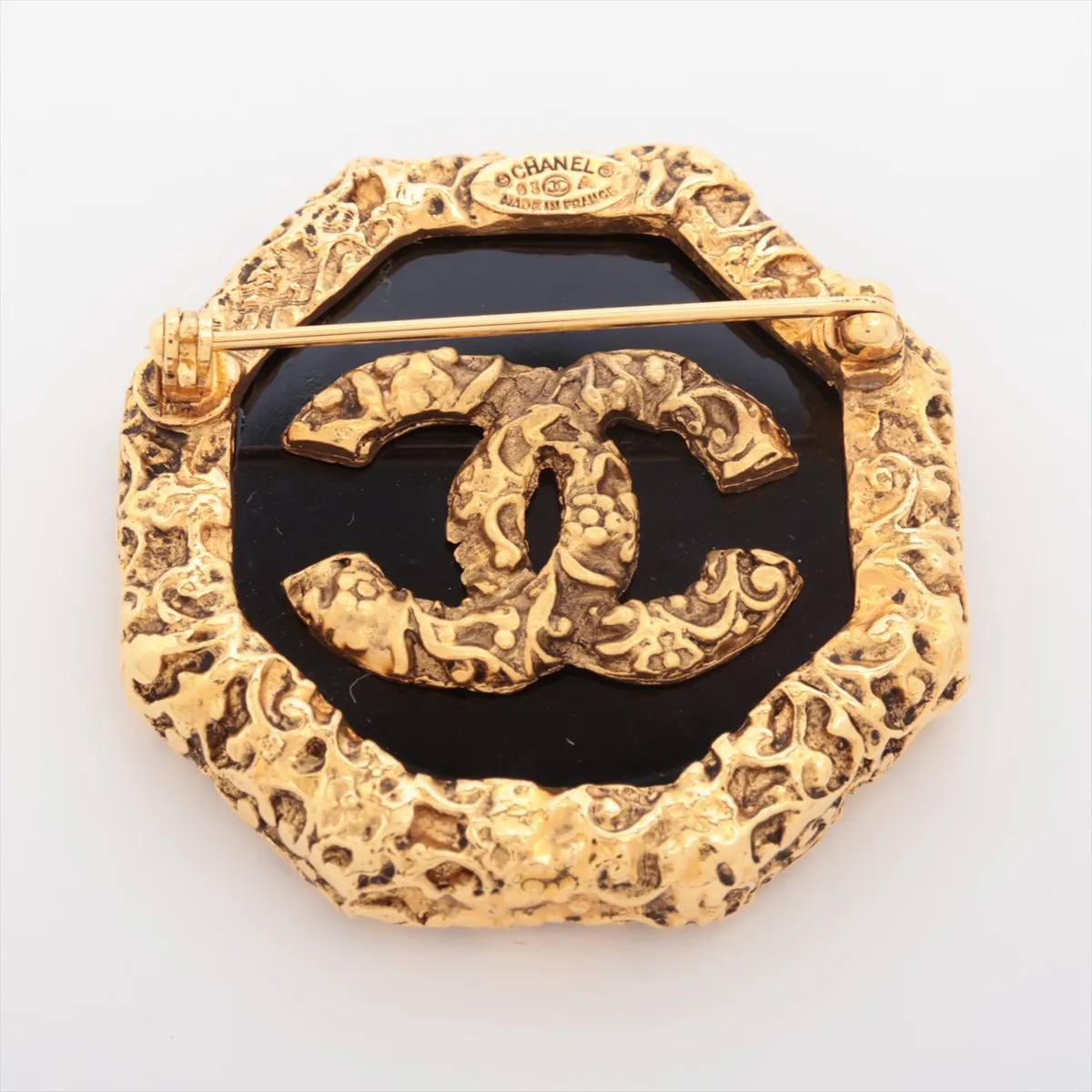 Coco Mark Brooch 93A GP Gold x Black — view 2