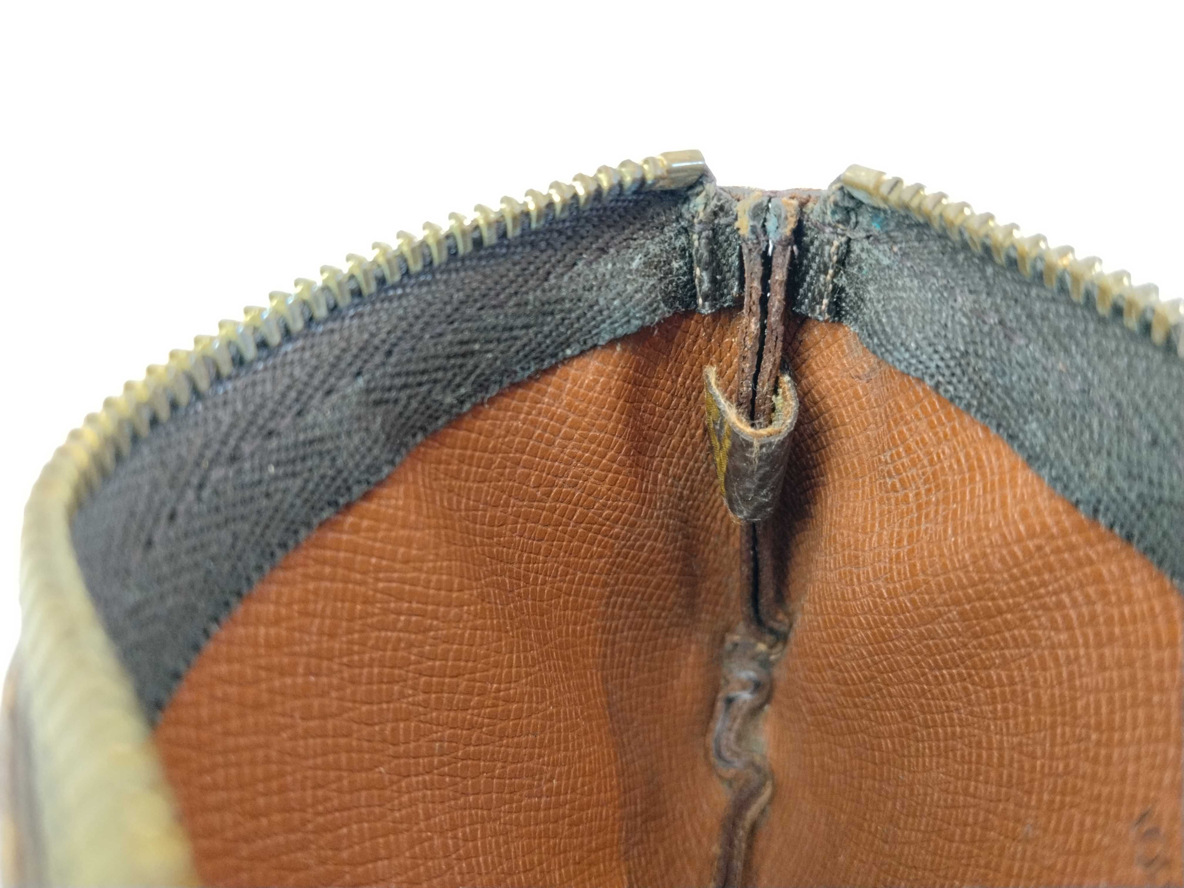 Monogram Louis Vuitton Pochette Clé Monogram M62650 Coin Case — view 10