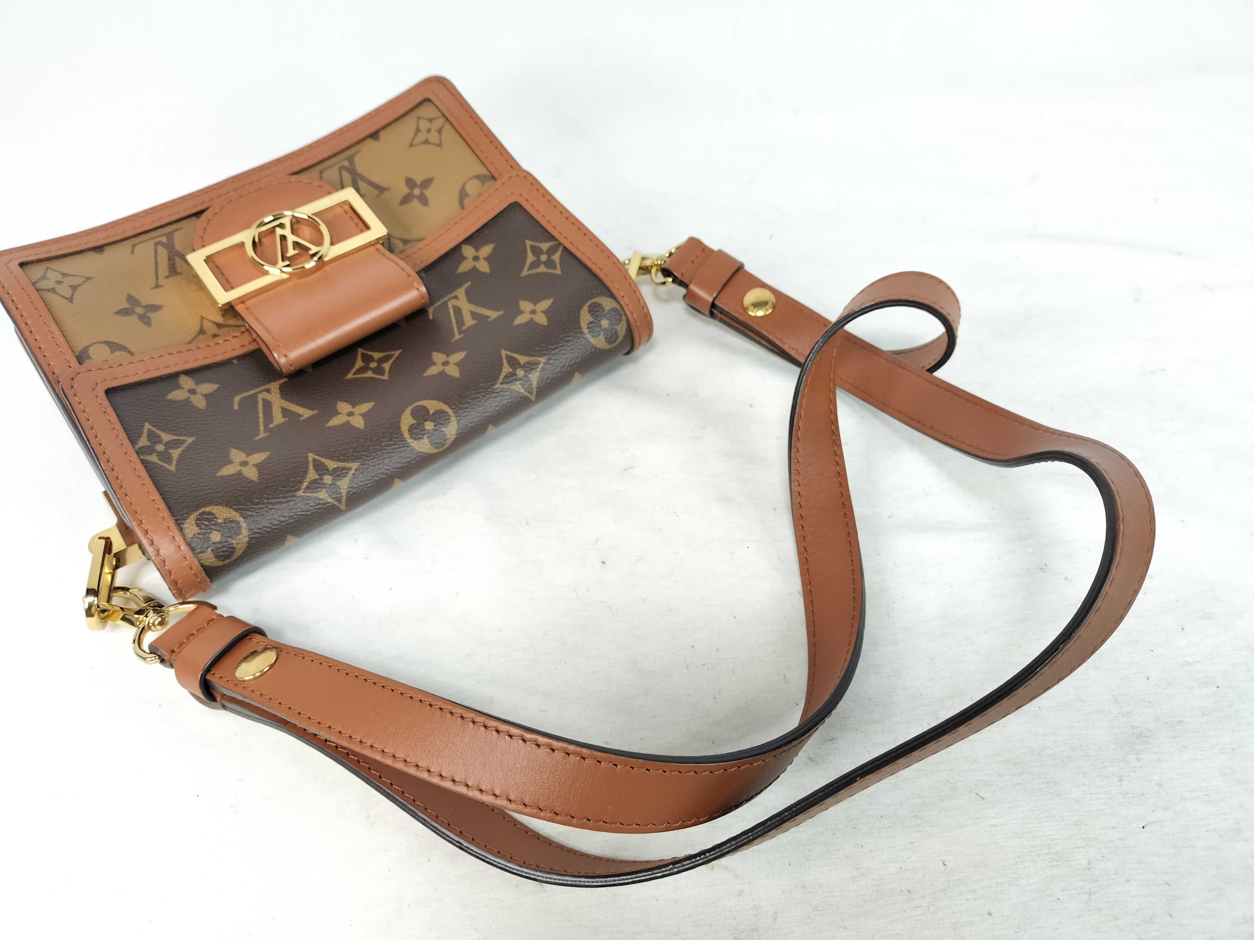Monogram Louis Vuitton Daphne Small Size M45959 Shoulder Bag — view 3