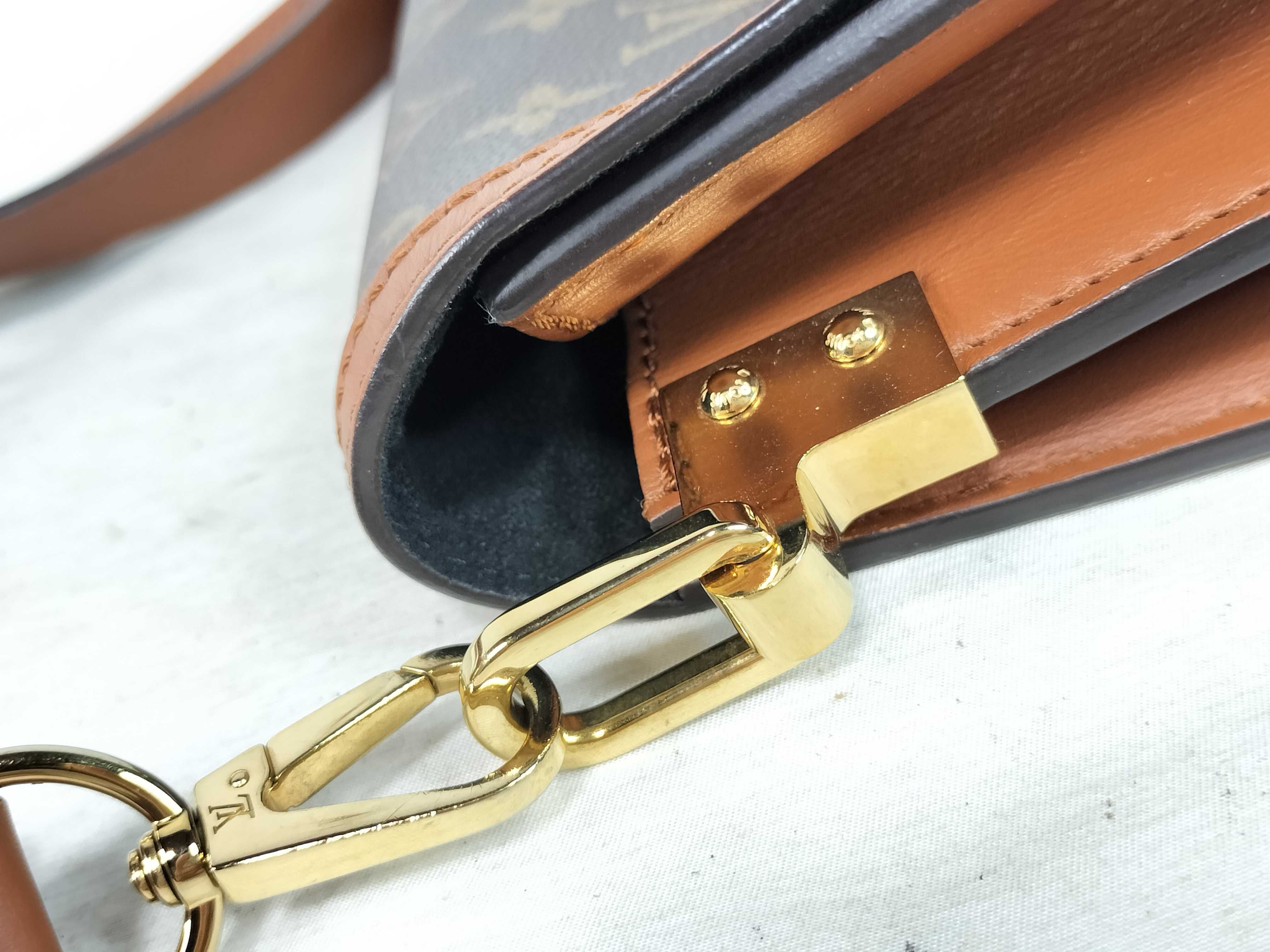 Monogram Louis Vuitton Daphne Small Size M45959 Shoulder Bag — view 5