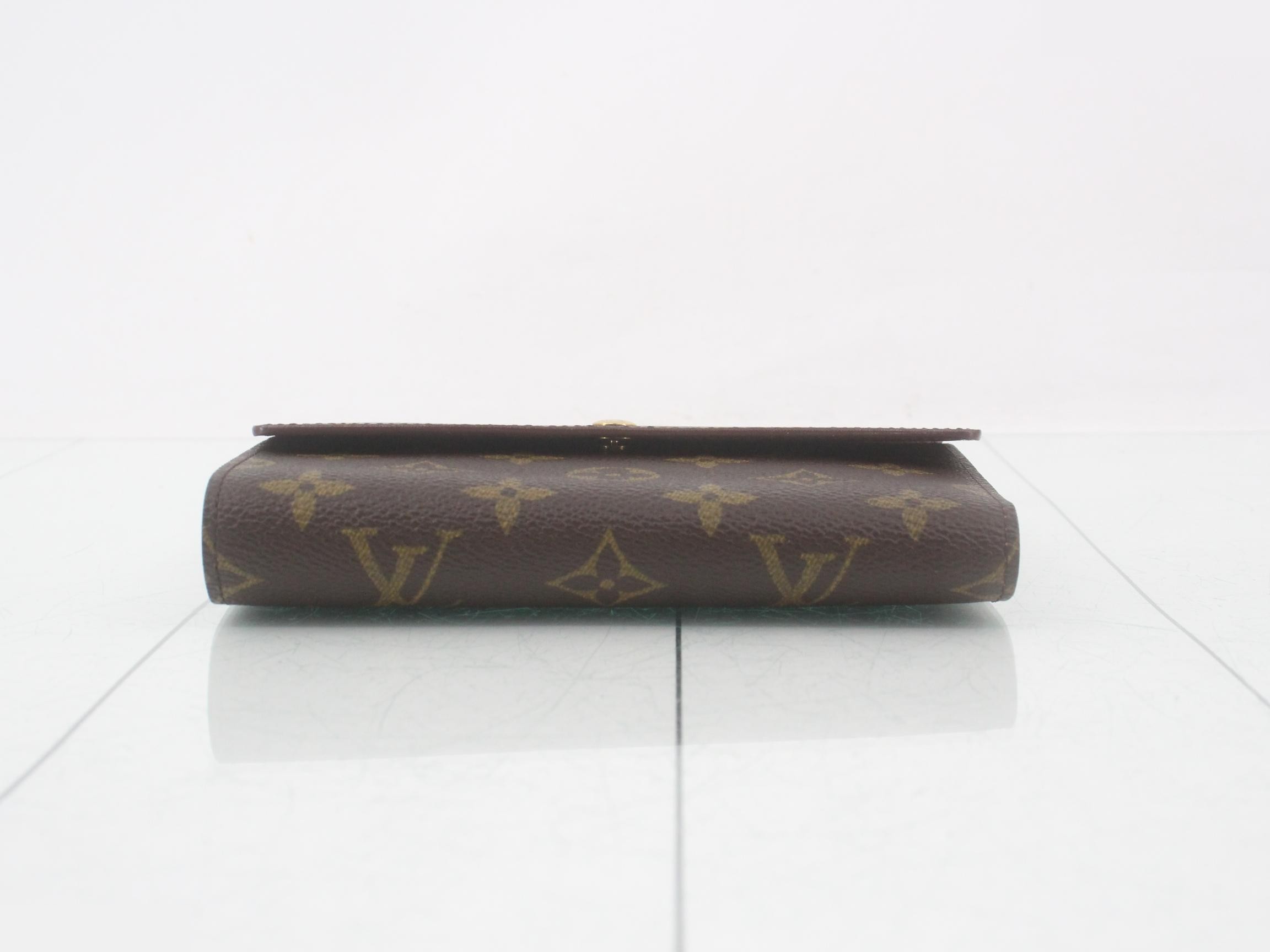wallet — view 3