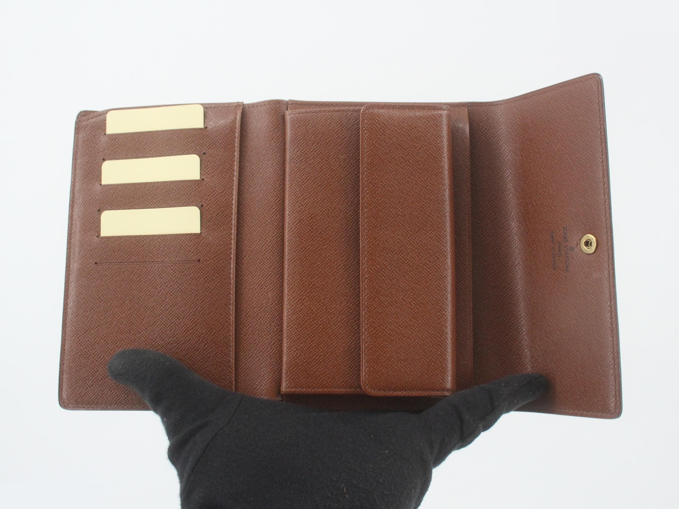 wallet — view 4