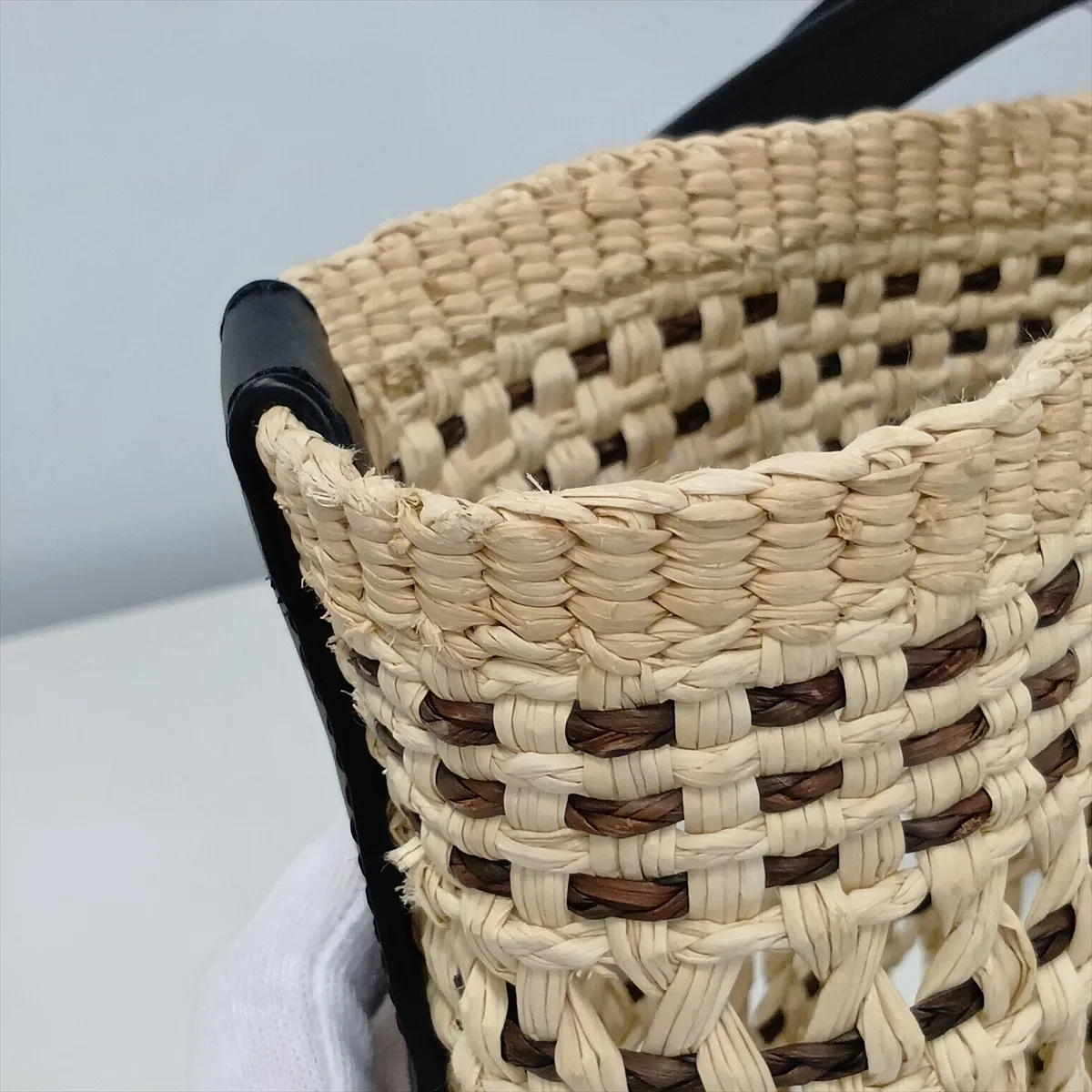Braided Basket Medium Raffia x Leather Basket Bag Beige x Black — view 11