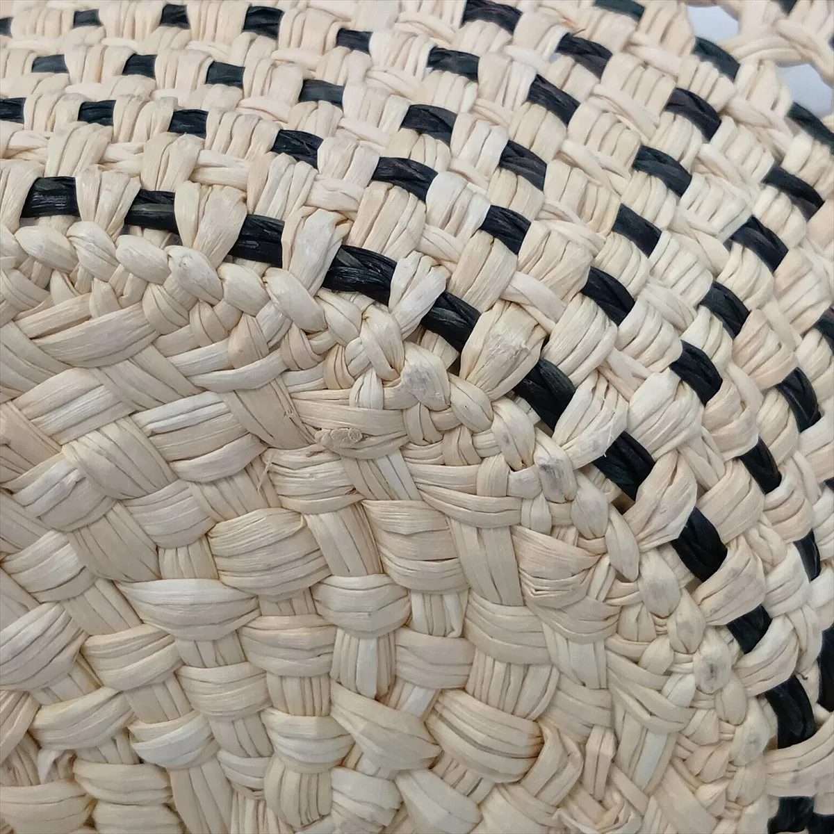 Braided Basket Medium Raffia x Leather Basket Bag Beige x Black — view 10