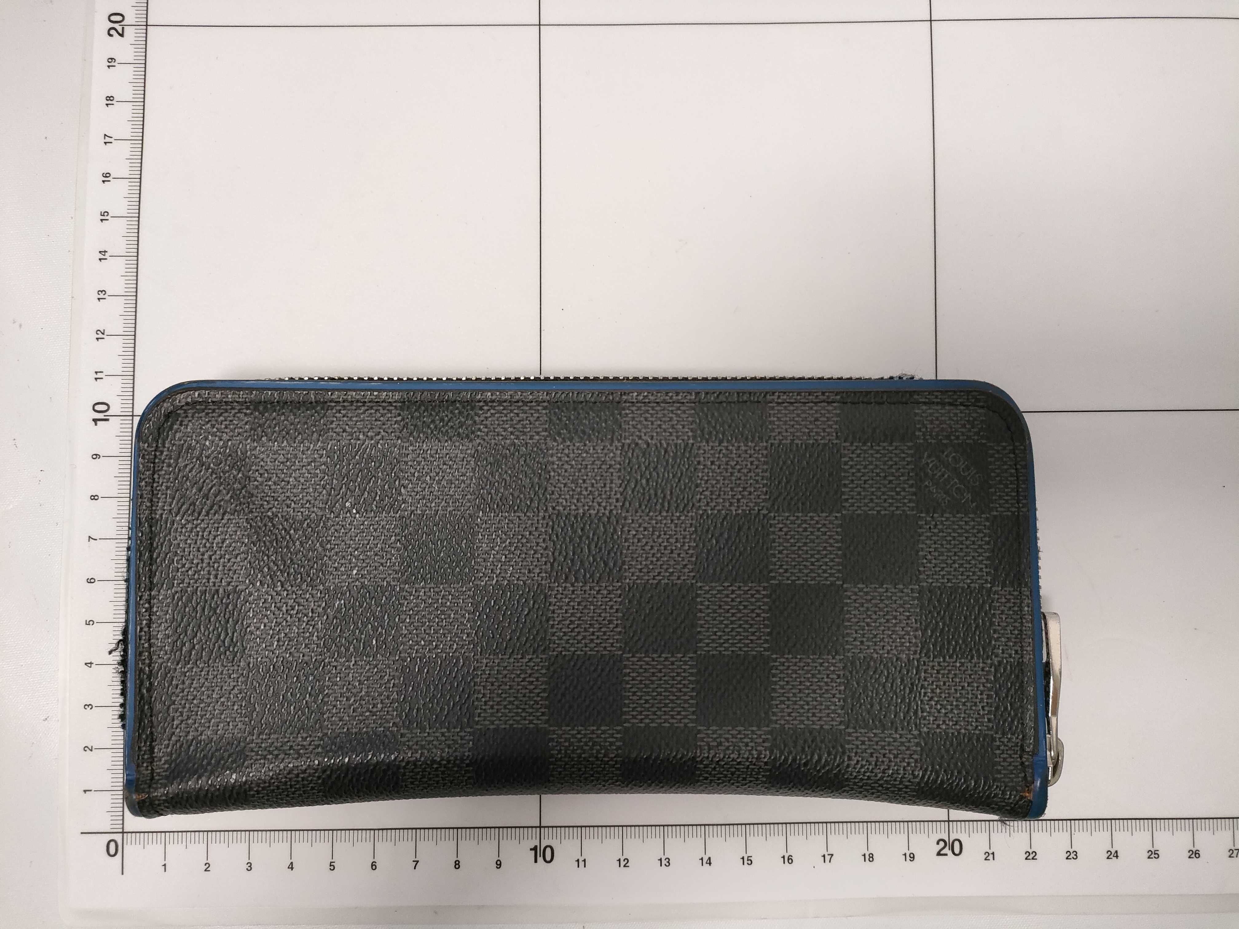 Damier Graphite Zippy Wallet N64436 Long Wallet with Initial Engraving — view 2