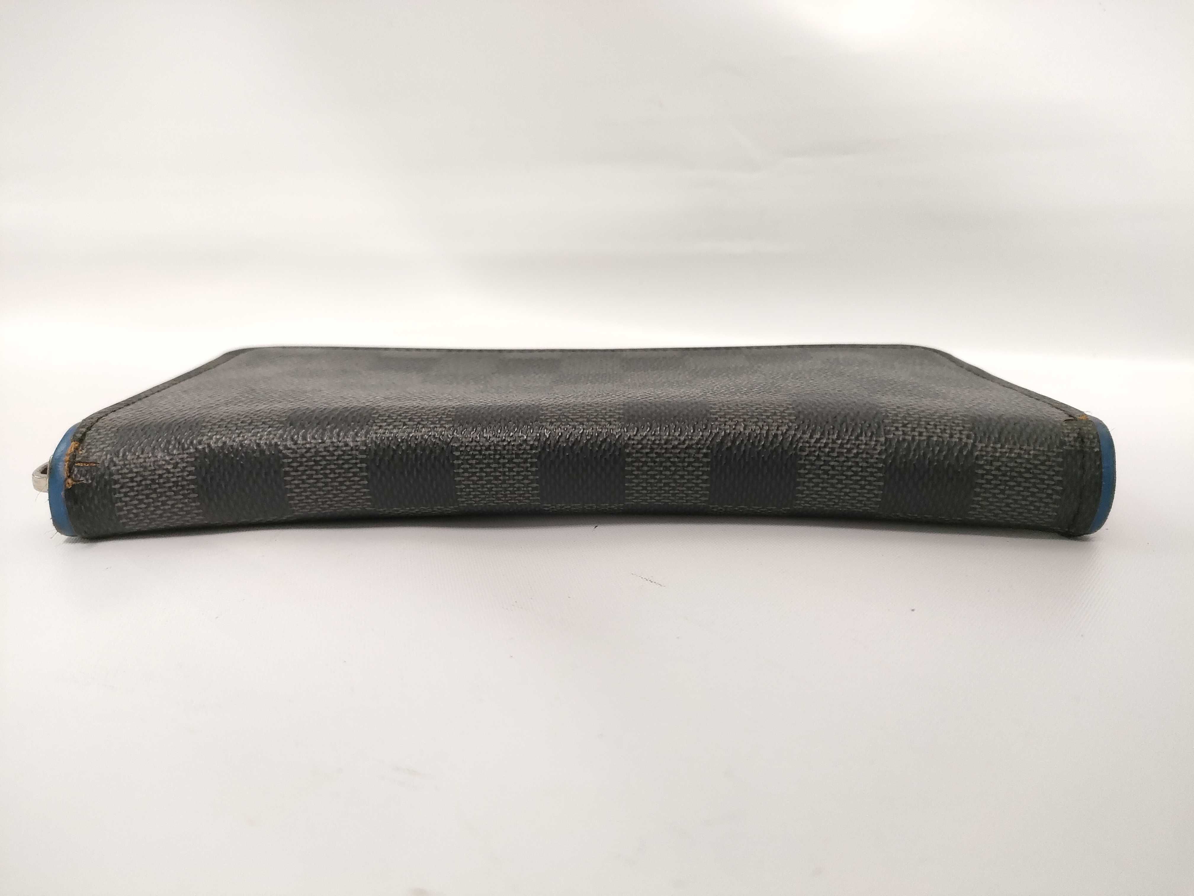 Damier Graphite Zippy Wallet N64436 Long Wallet with Initial Engraving — view 5
