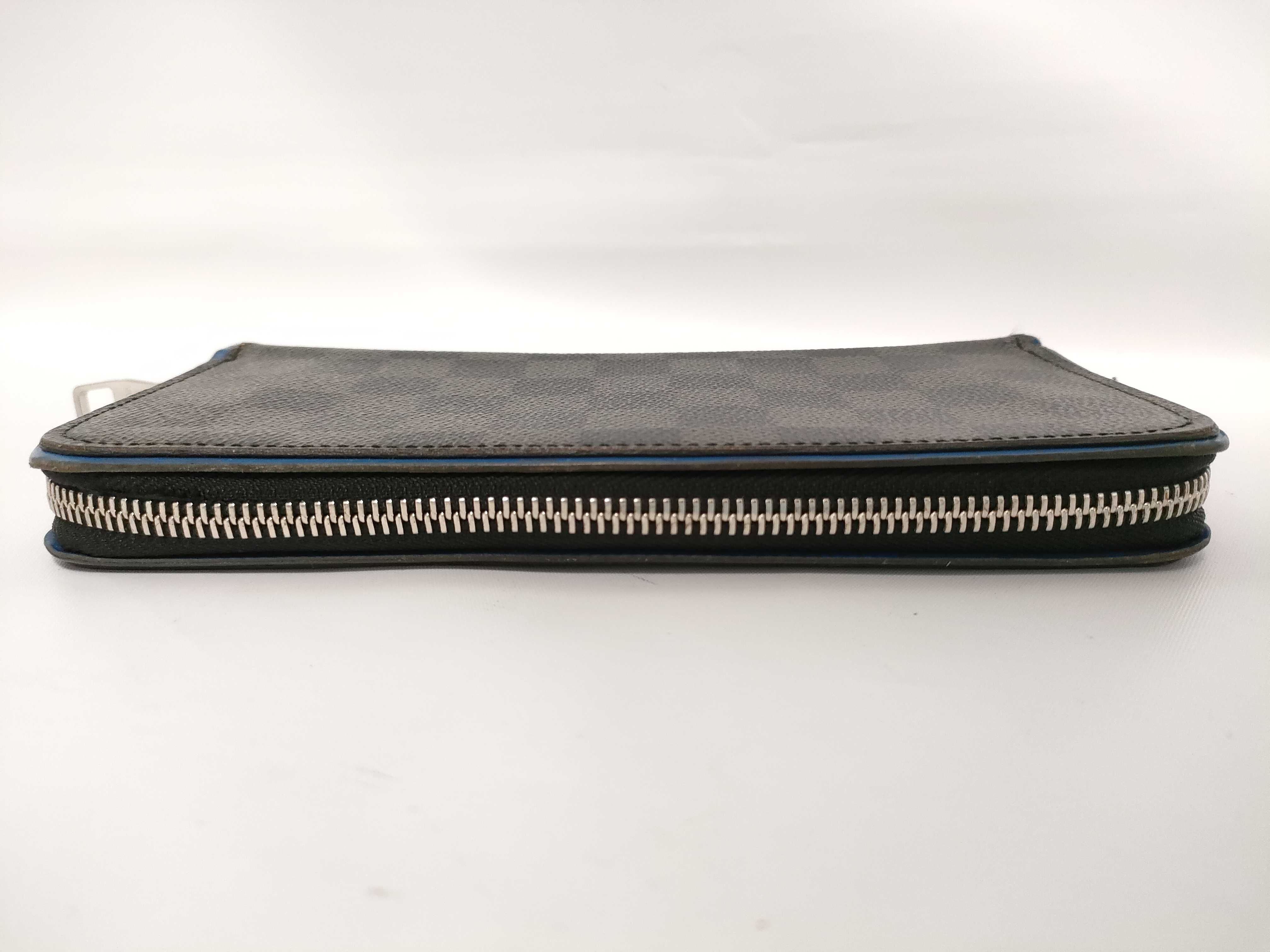 Damier Graphite Zippy Wallet N64436 Long Wallet with Initial Engraving — view 6