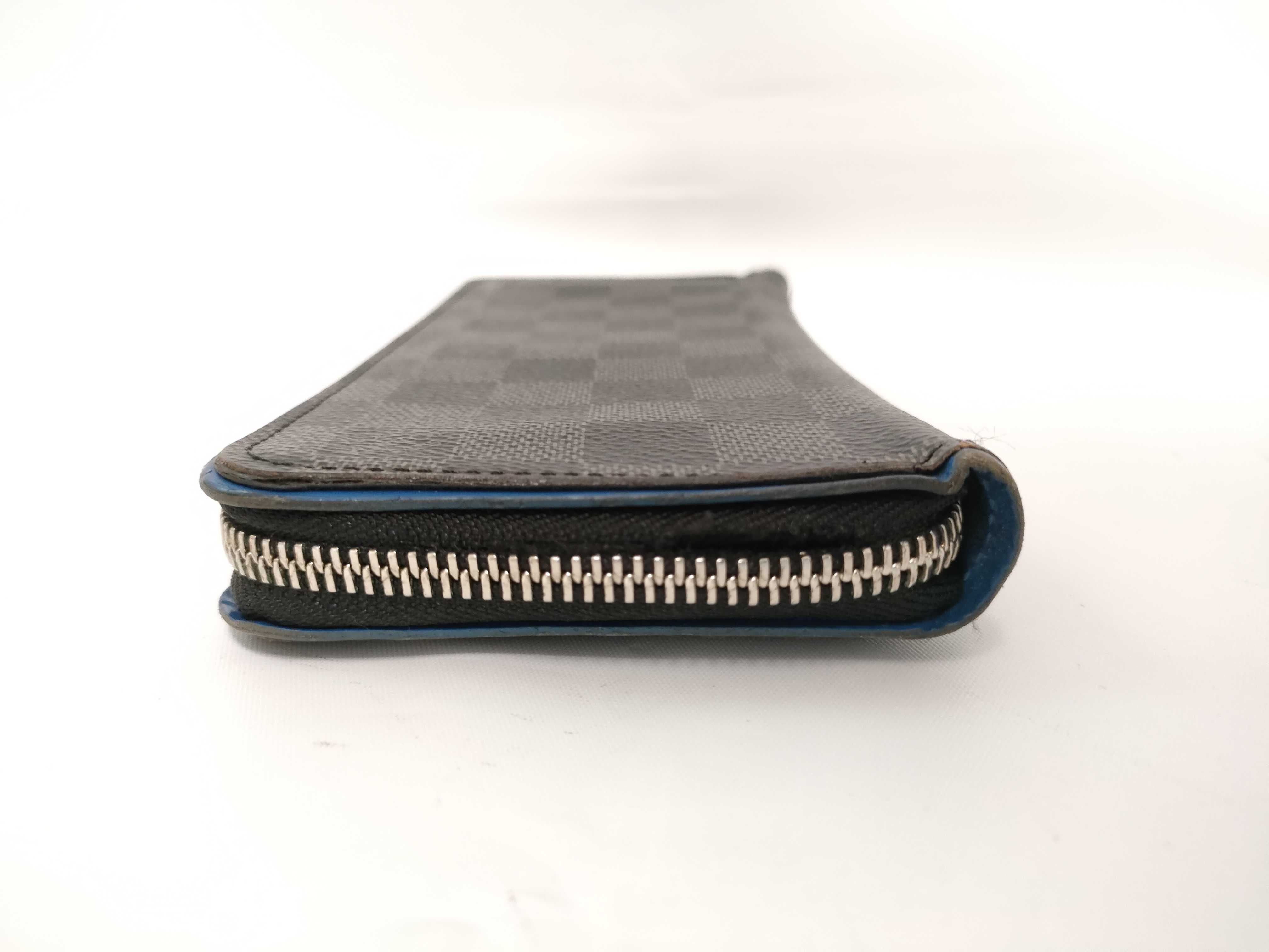 Damier Graphite Zippy Wallet N64436 Long Wallet with Initial Engraving — view 7