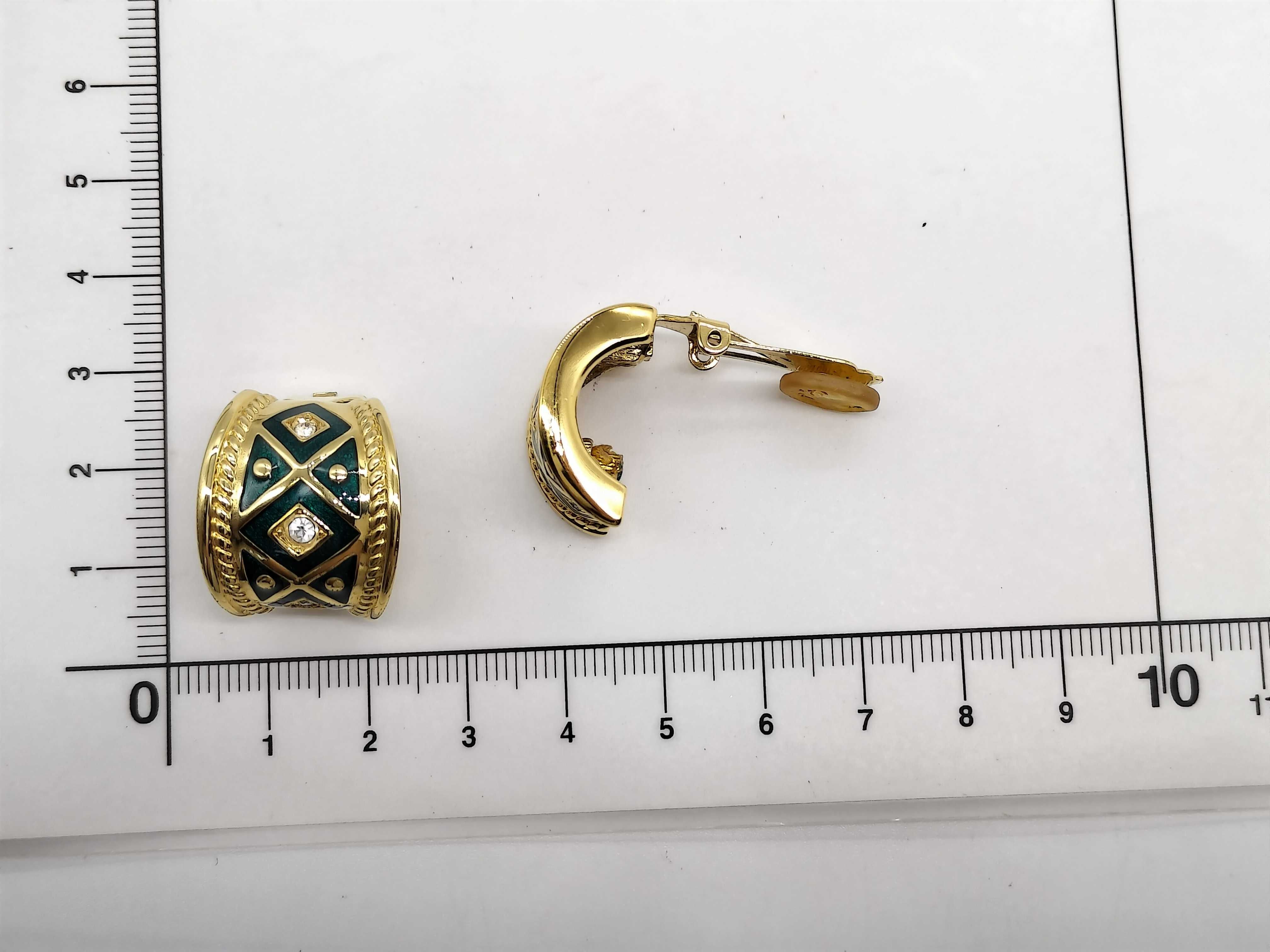 Burberrys earrings — view 9