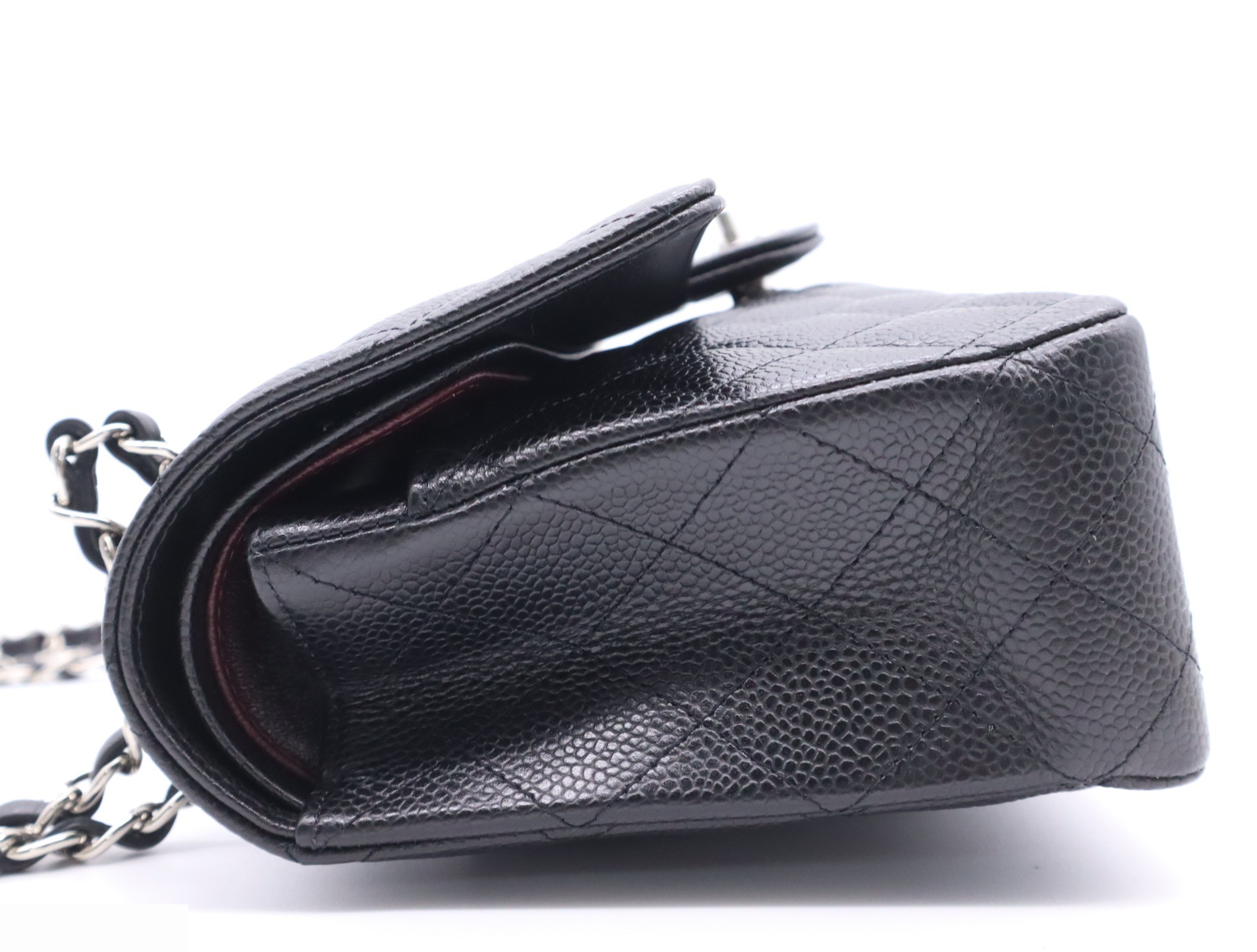 Caviar leather Matelassé 25 bag with double flap and double chain, includes dust bag. — view 3