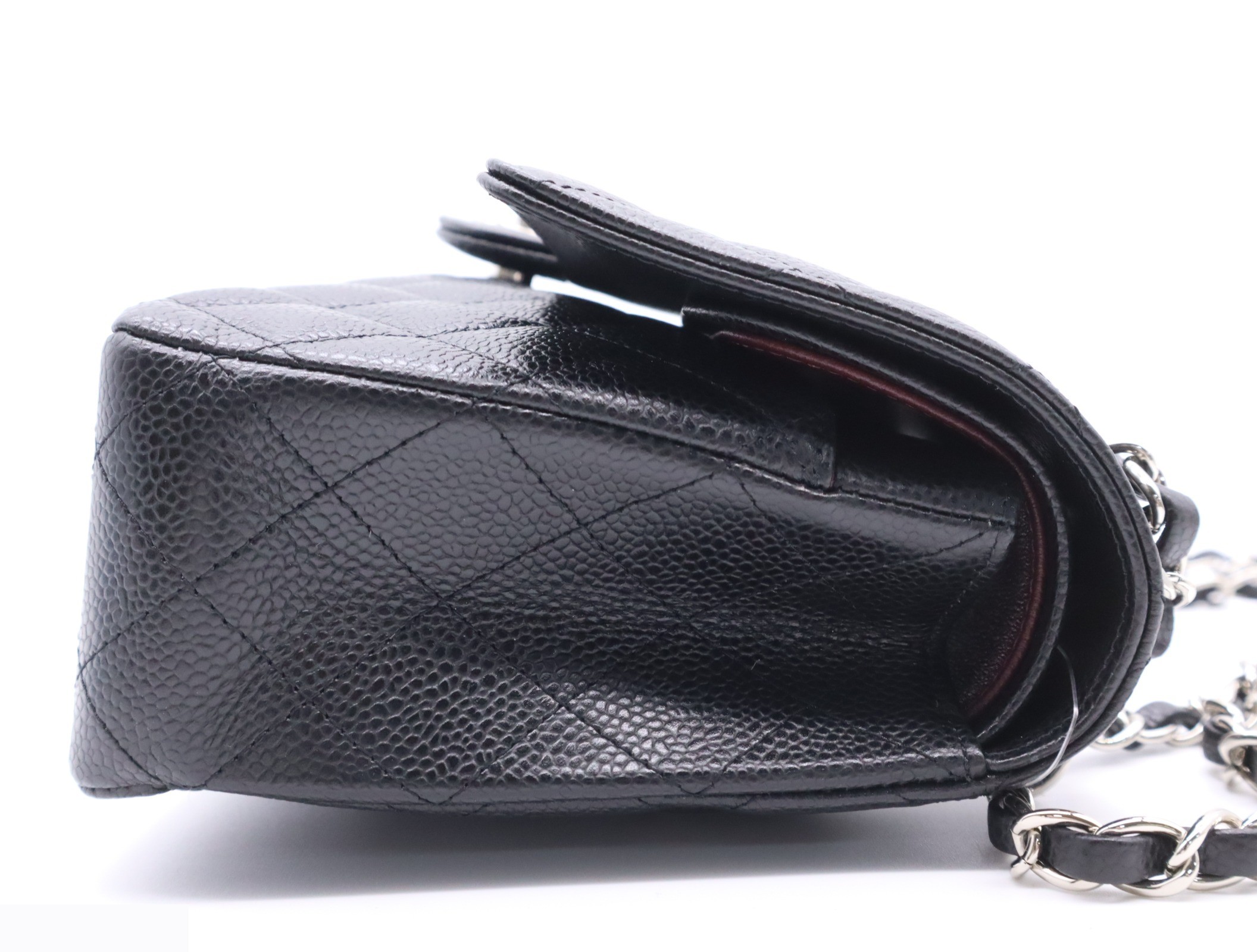 Caviar leather Matelassé 25 bag with double flap and double chain, includes dust bag. — view 5