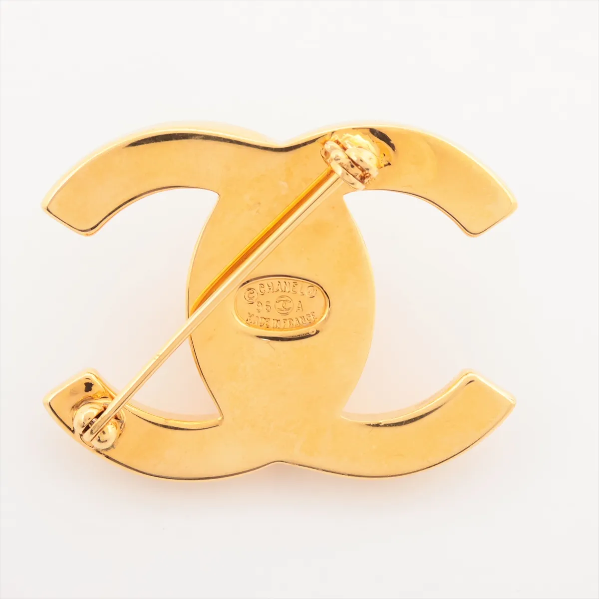 Coco Mark Turnlock Brooch 96A GP Gold - — view 2