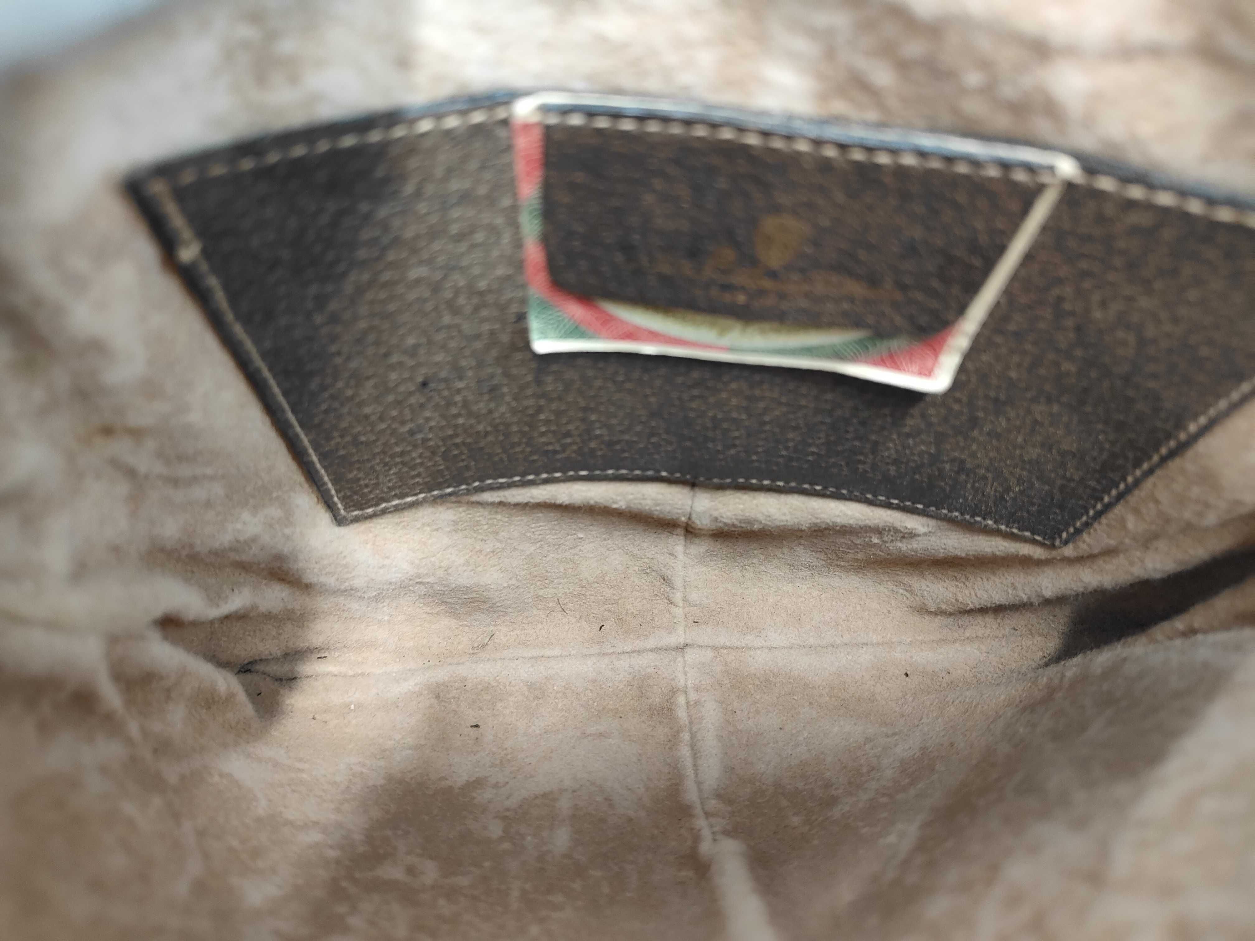 GG Supreme Old Gucci Sherry Shoulder Bag — view 10