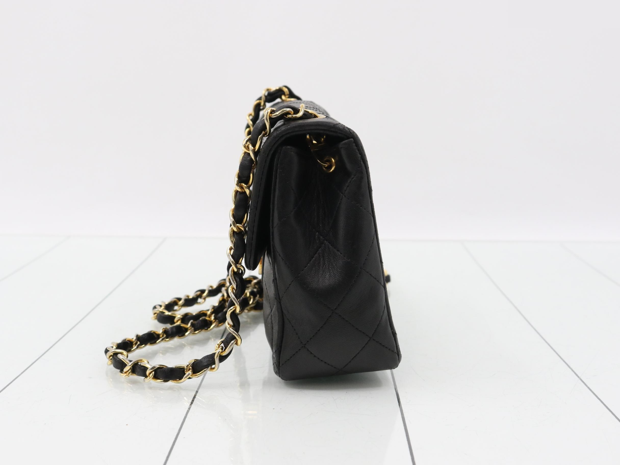 Mini Matelassé Lambskin Turnlock 1 Series Black — view 3