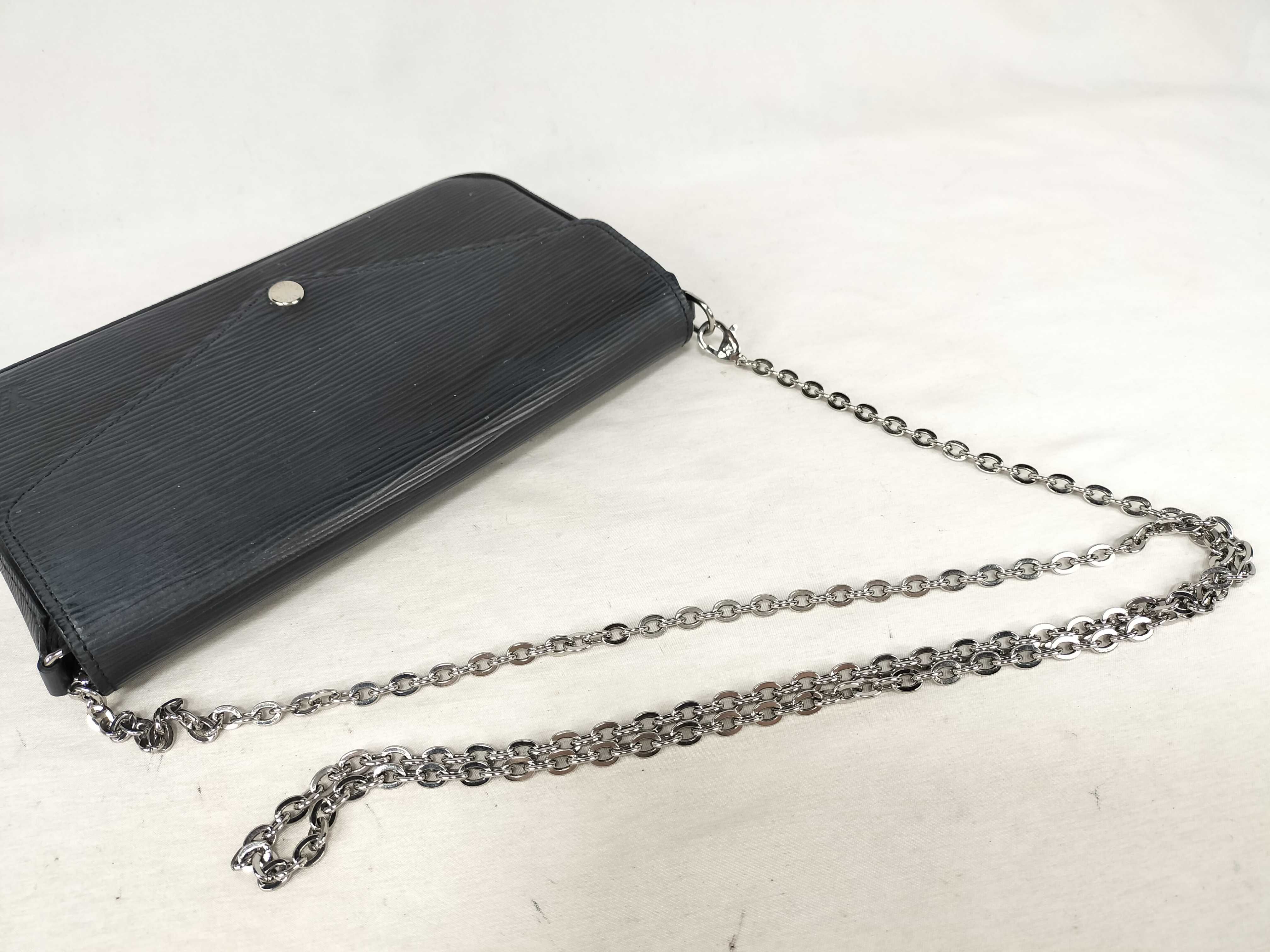 Epi Louis Vuitton Epi Chain Shoulder Bag — view 3