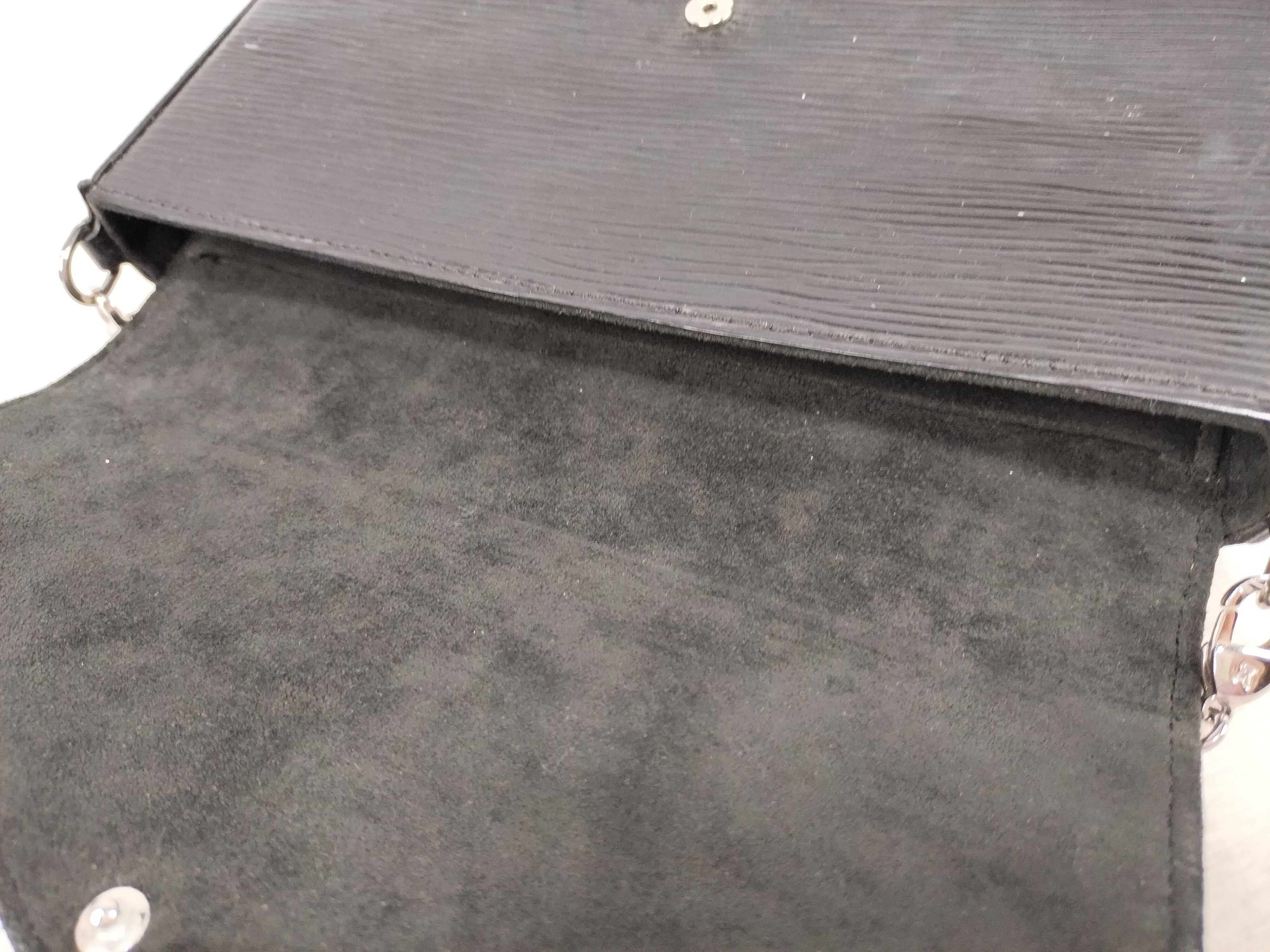 Epi Louis Vuitton Epi Chain Shoulder Bag — view 8
