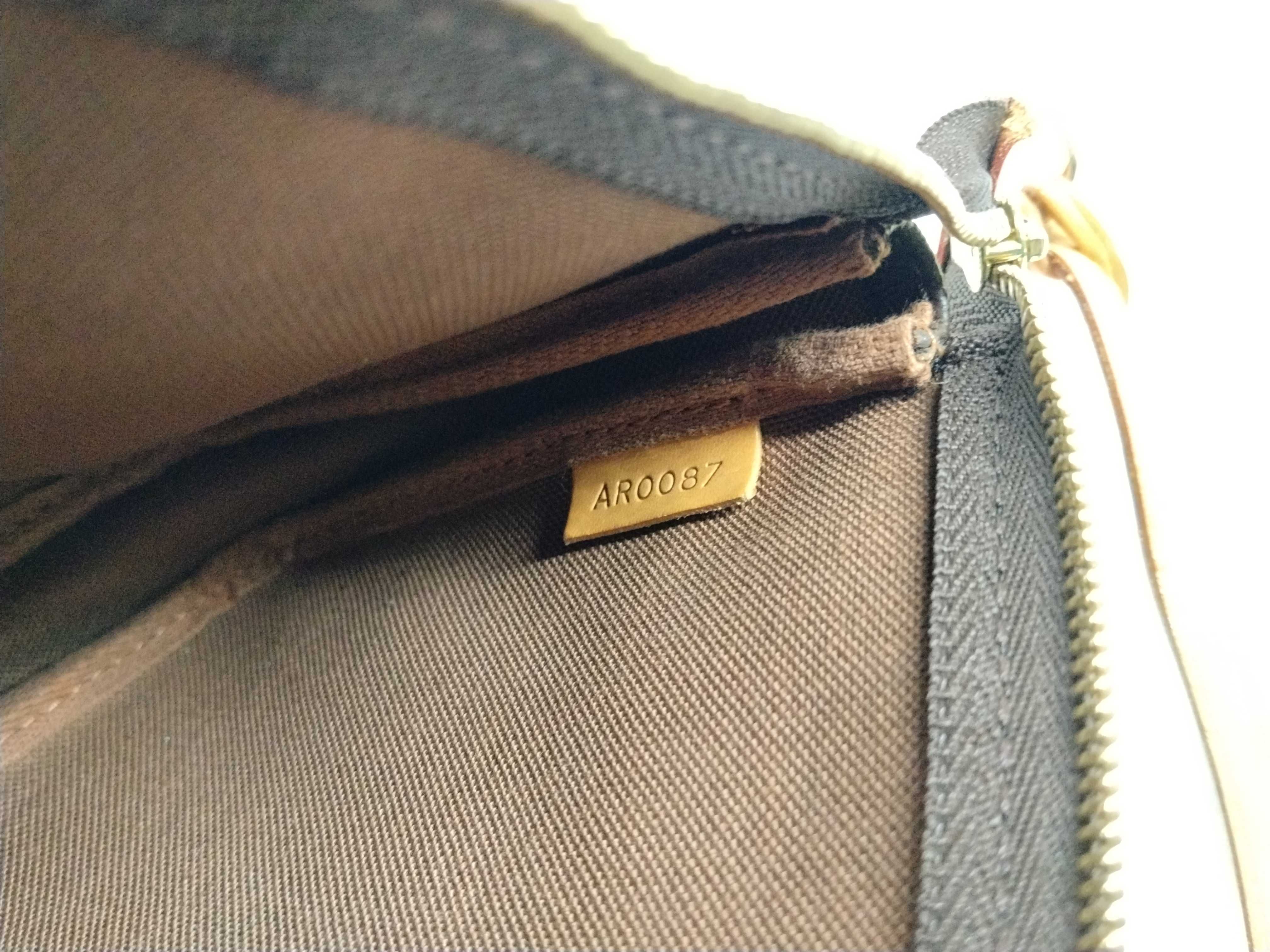 Monogram Accessoires Pouch — view 12